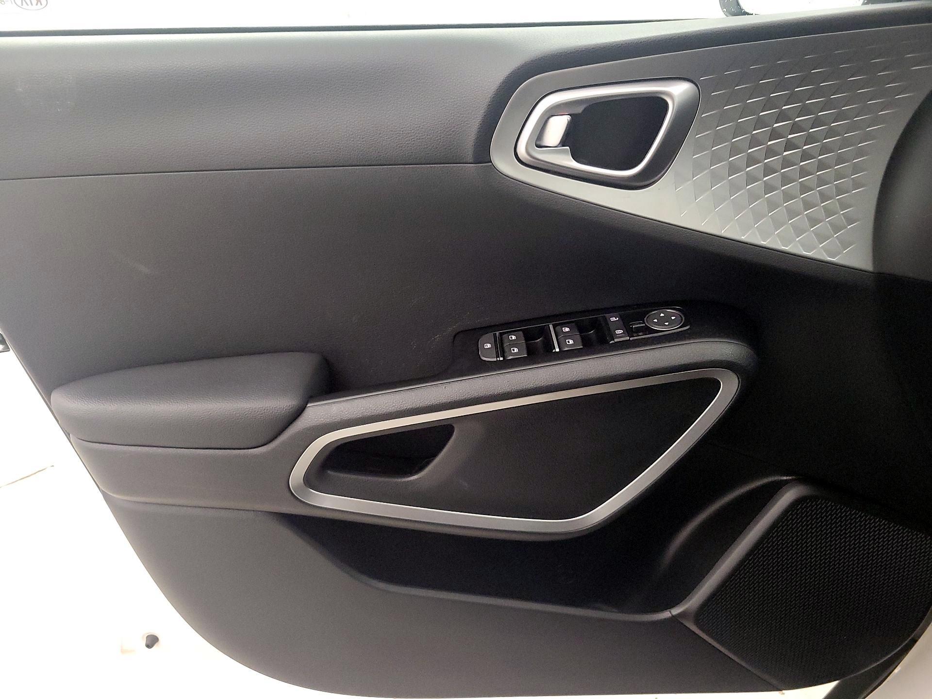 Thumbnail: 2020 Kia Soul - 12