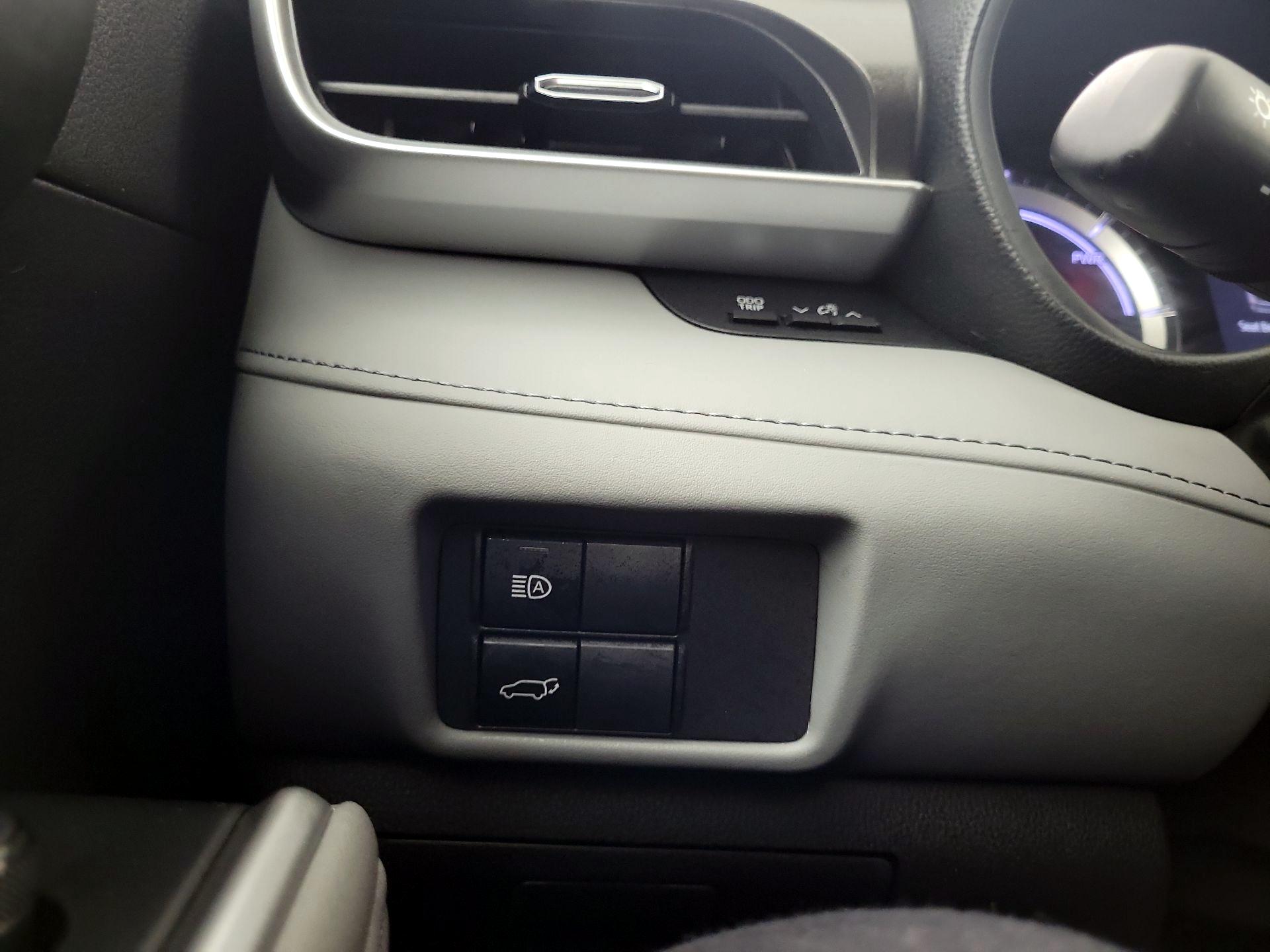 Thumbnail: 2022 Toyota Highlander - 11