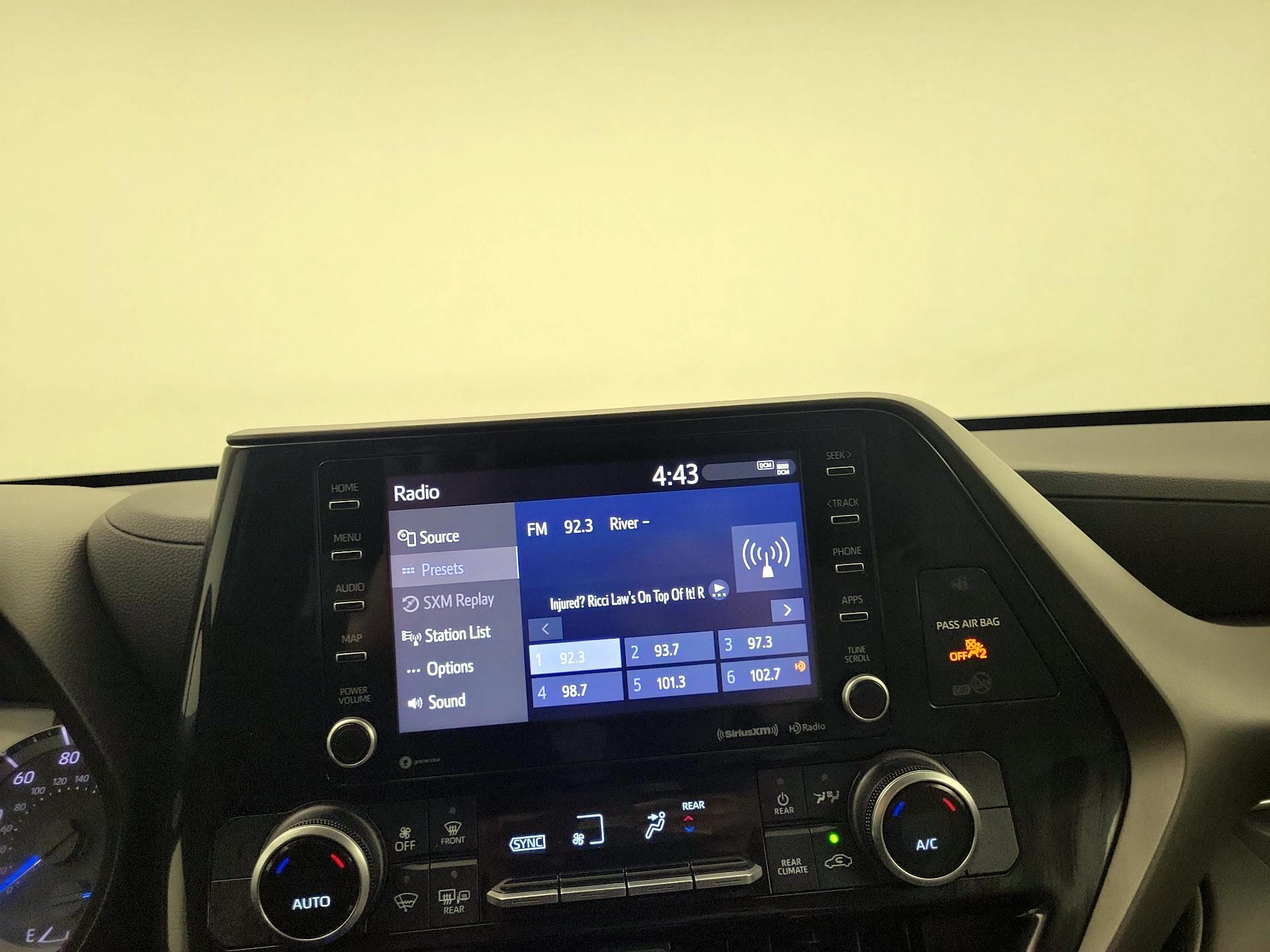 Thumbnail: 2022 Toyota Highlander - 13