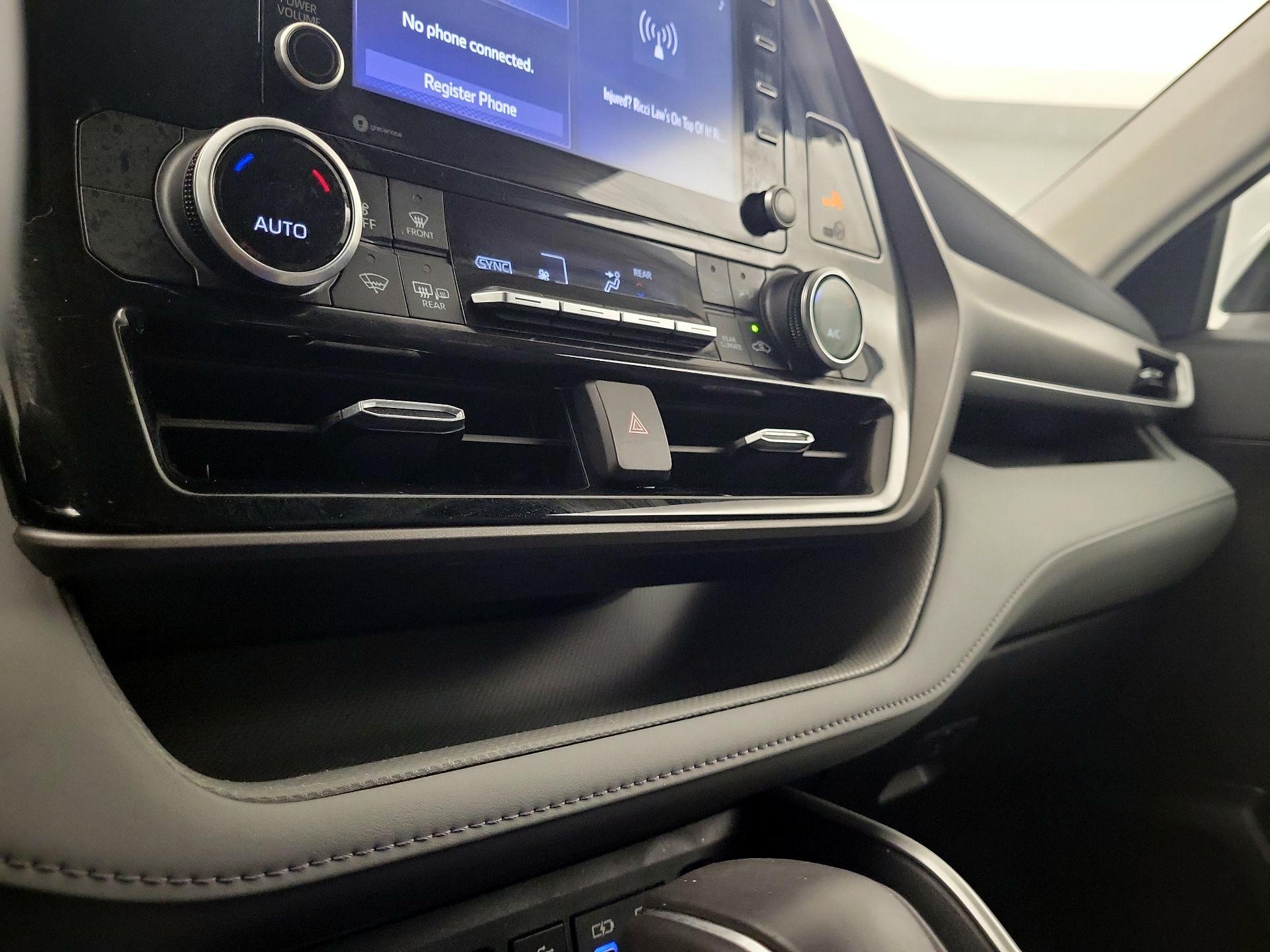 Thumbnail: 2022 Toyota Highlander - 14