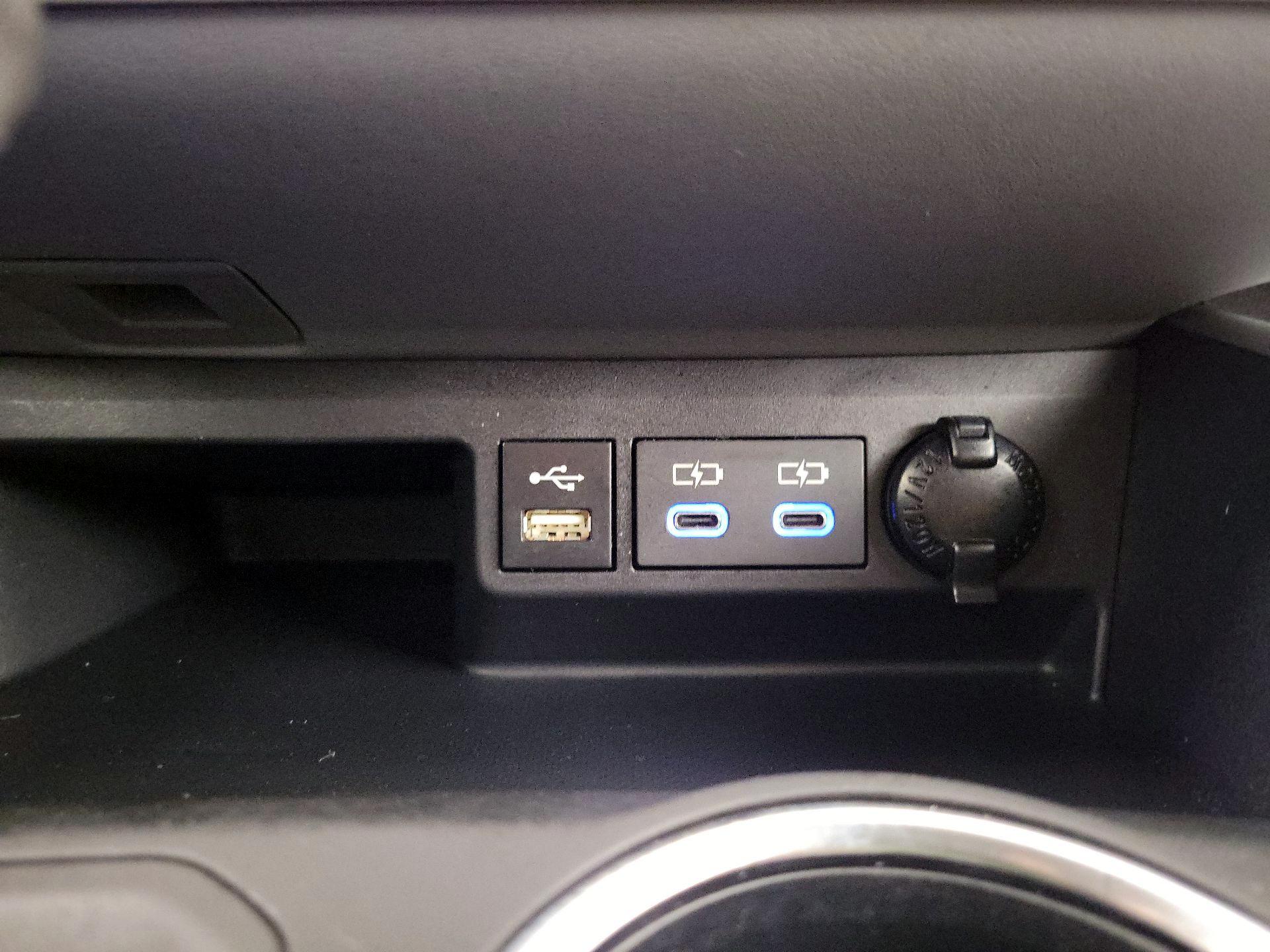 Thumbnail: 2022 Toyota Highlander - 16