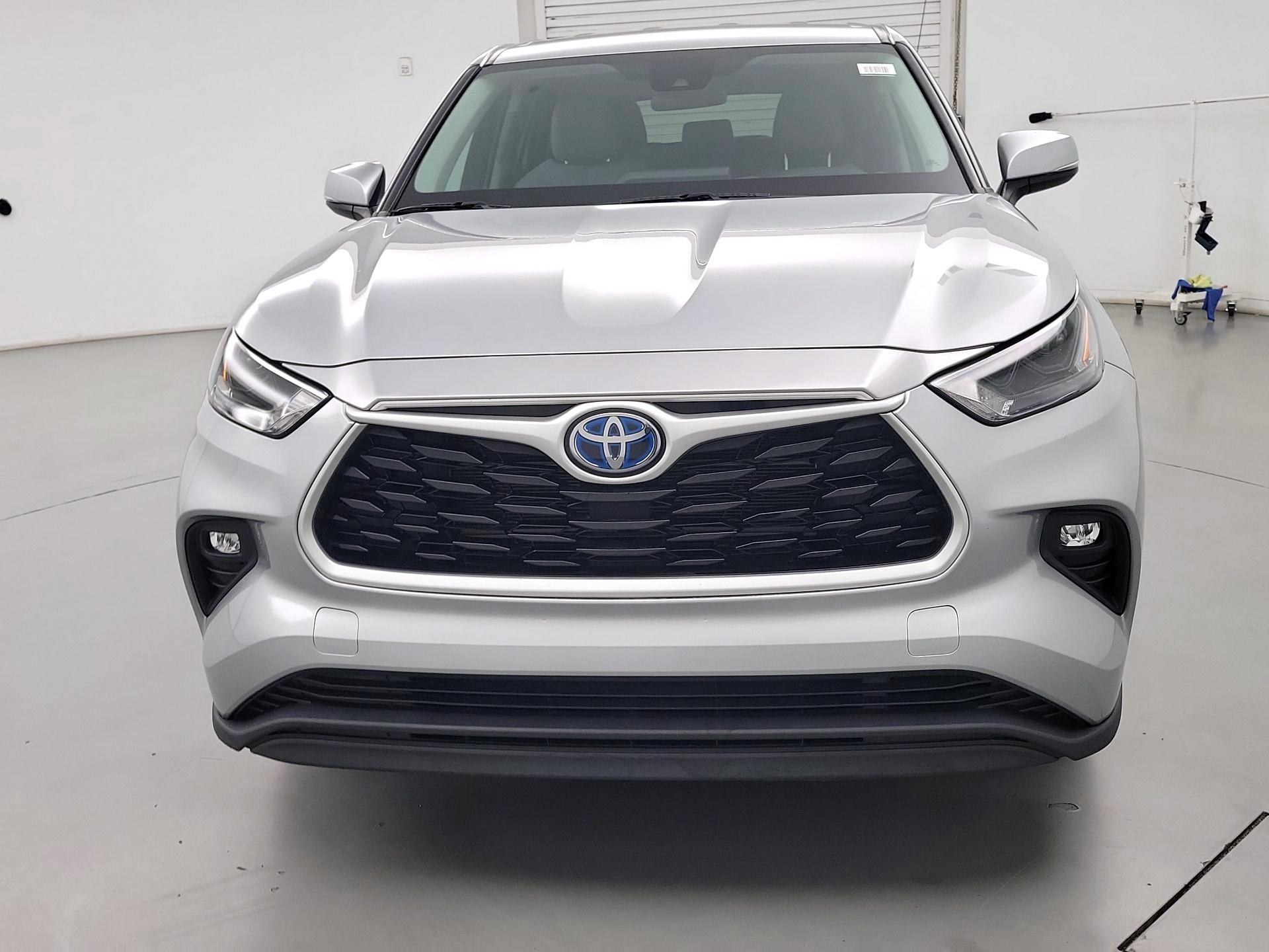 Thumbnail: 2022 Toyota Highlander - 2