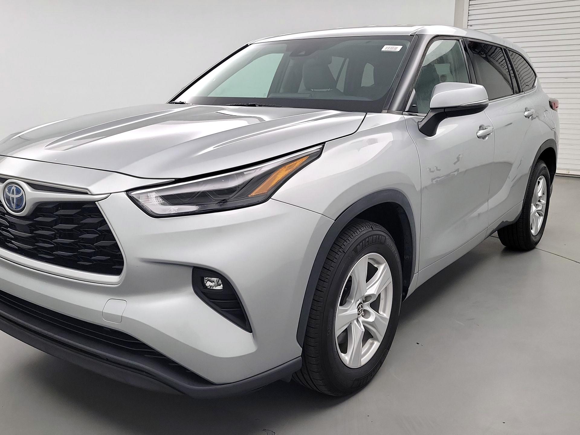 Thumbnail: 2022 Toyota Highlander - 3