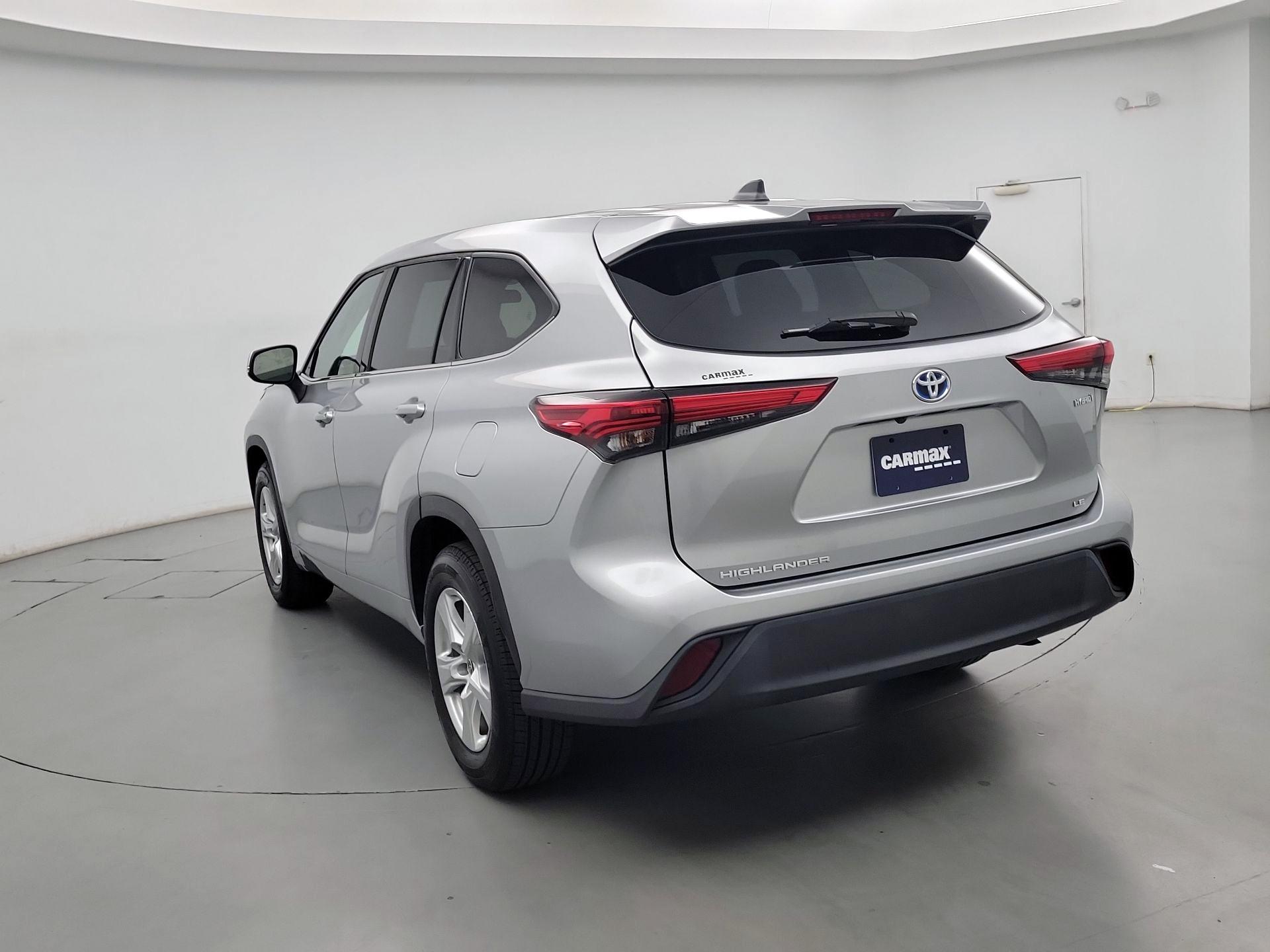 Thumbnail: 2022 Toyota Highlander - 7