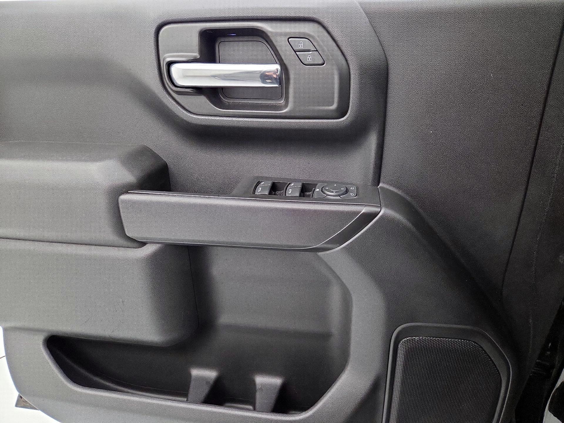 Thumbnail: 2020 Chevrolet Silverado 1500 - 12