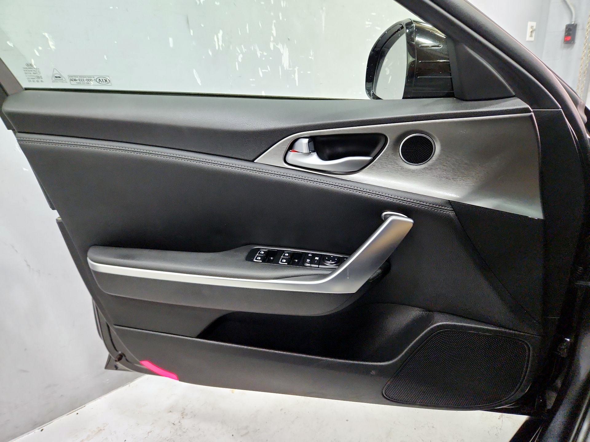 Thumbnail: 2020 Kia Stinger - 12