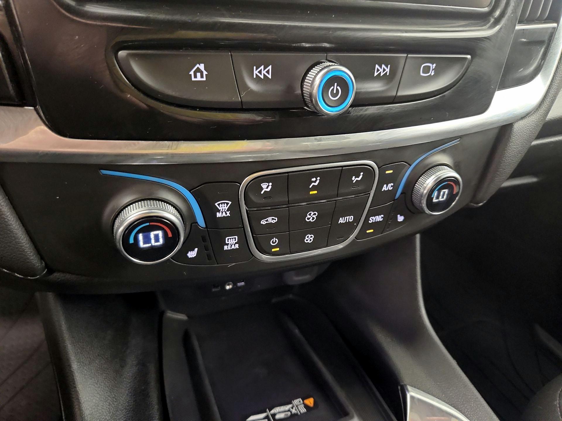 Thumbnail: 2023 Chevrolet Traverse - 14