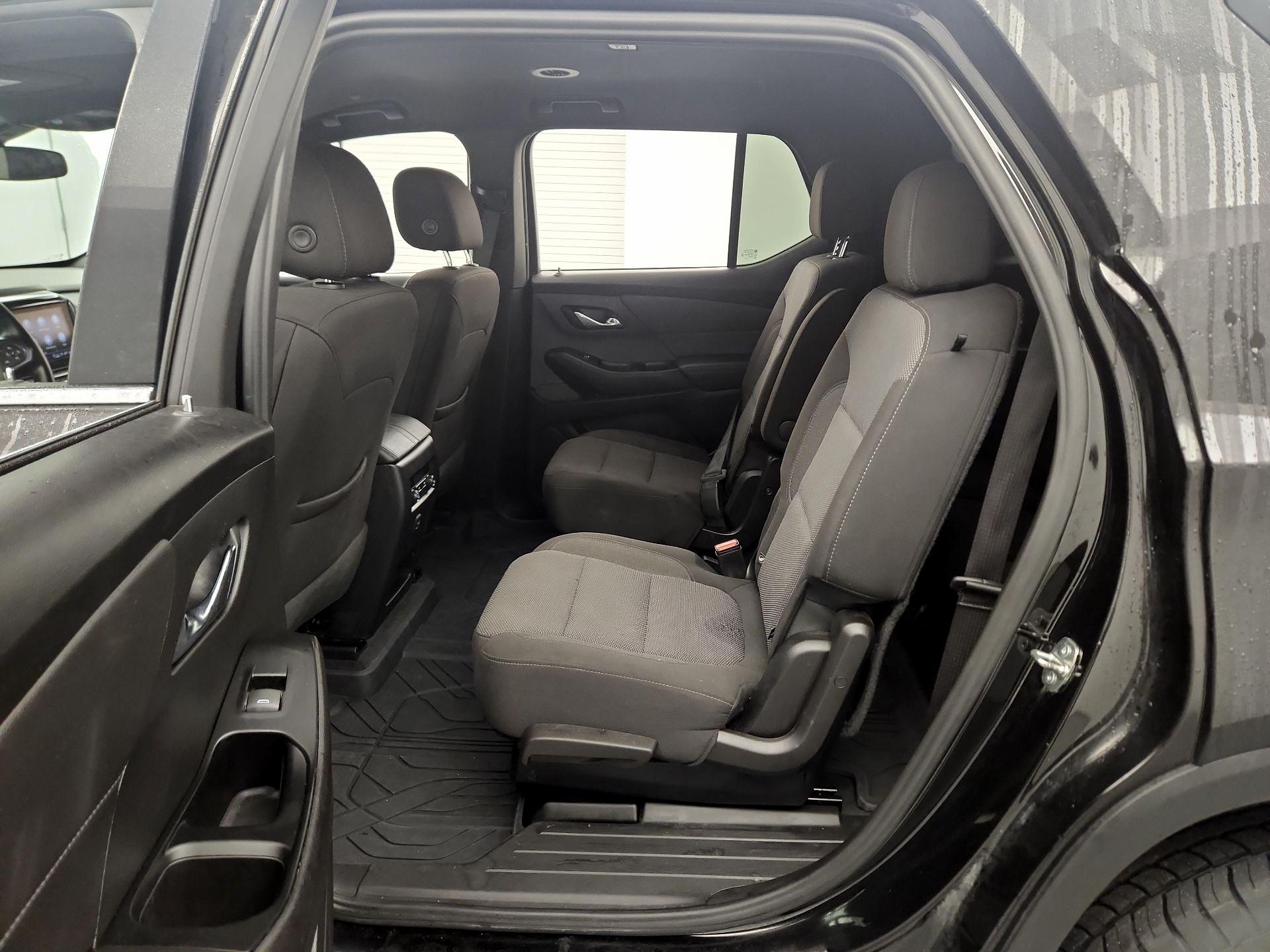 Thumbnail: 2023 Chevrolet Traverse - 17