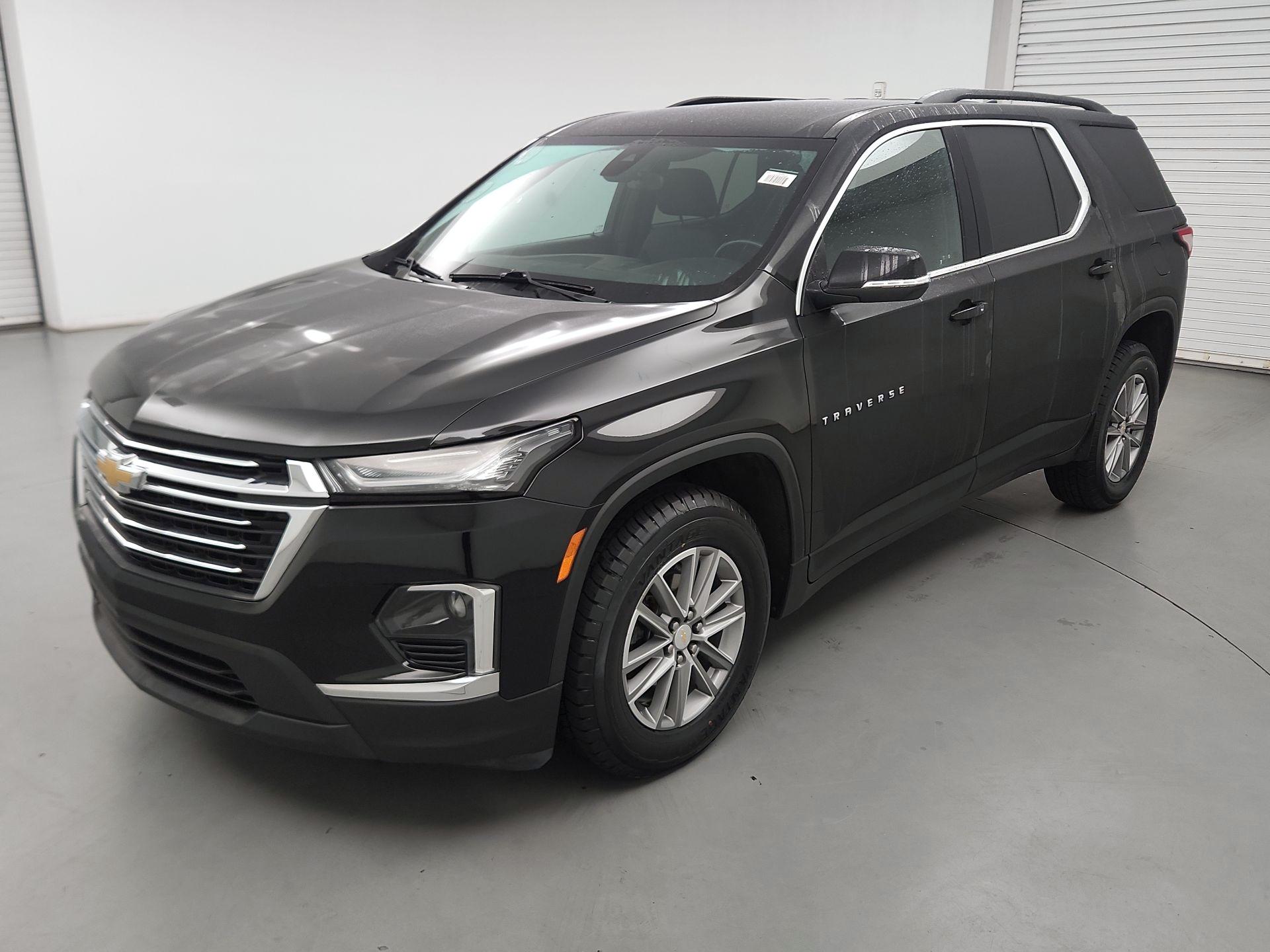 Thumbnail: 2023 Chevrolet Traverse - 3