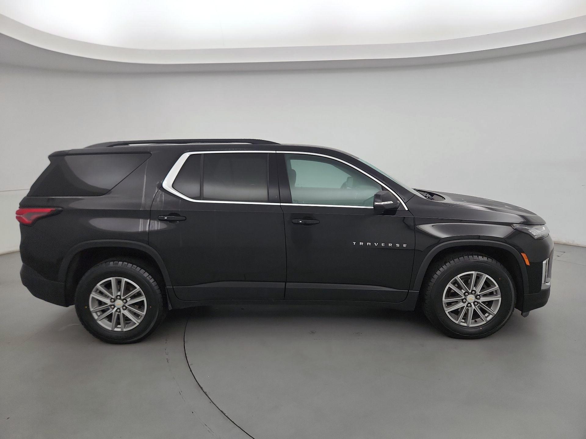 Thumbnail: 2023 Chevrolet Traverse - 4