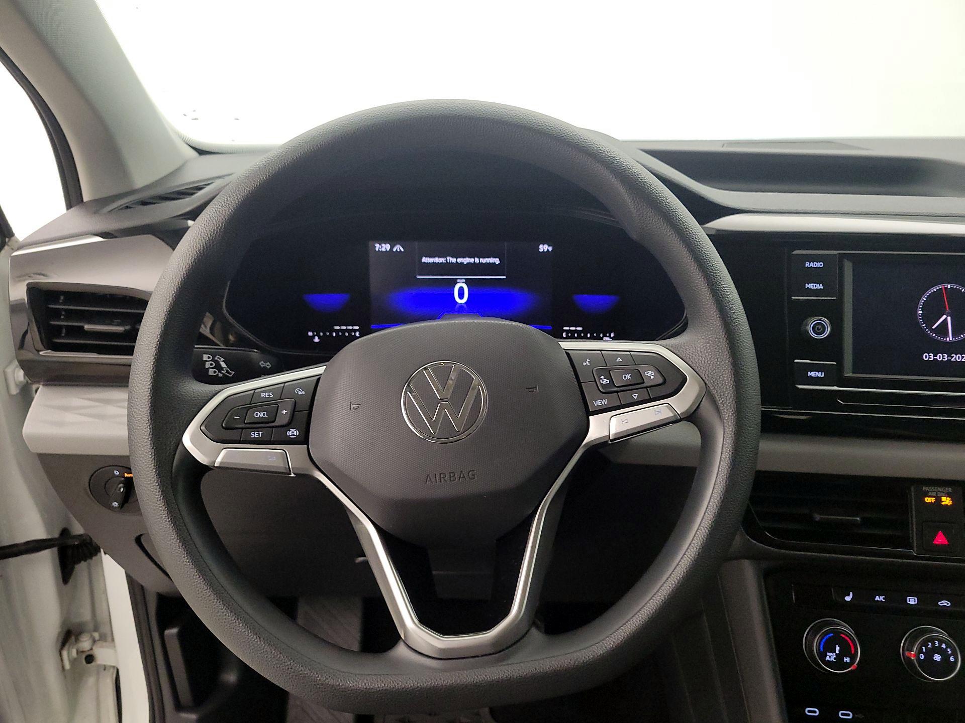 Thumbnail: 2022 Volkswagen Taos - 10