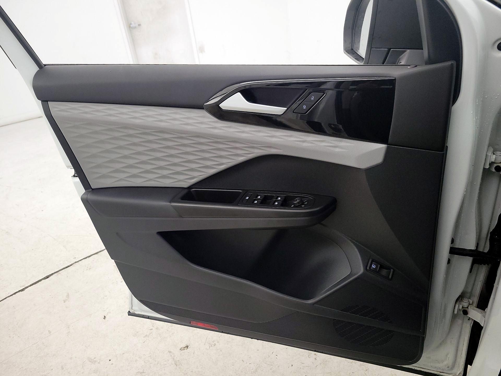 Thumbnail: 2022 Volkswagen Taos - 12