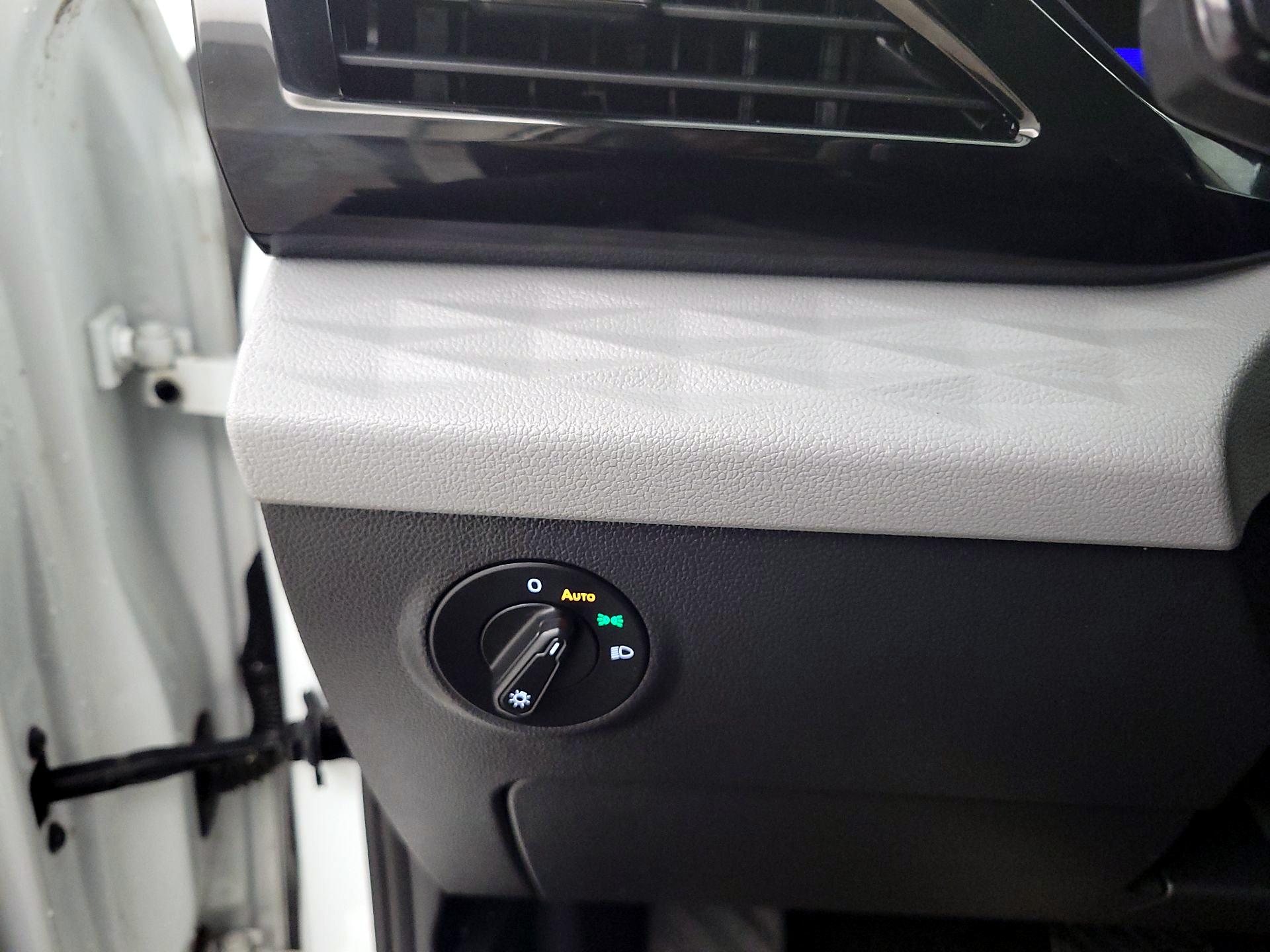 Thumbnail: 2022 Volkswagen Taos - 13