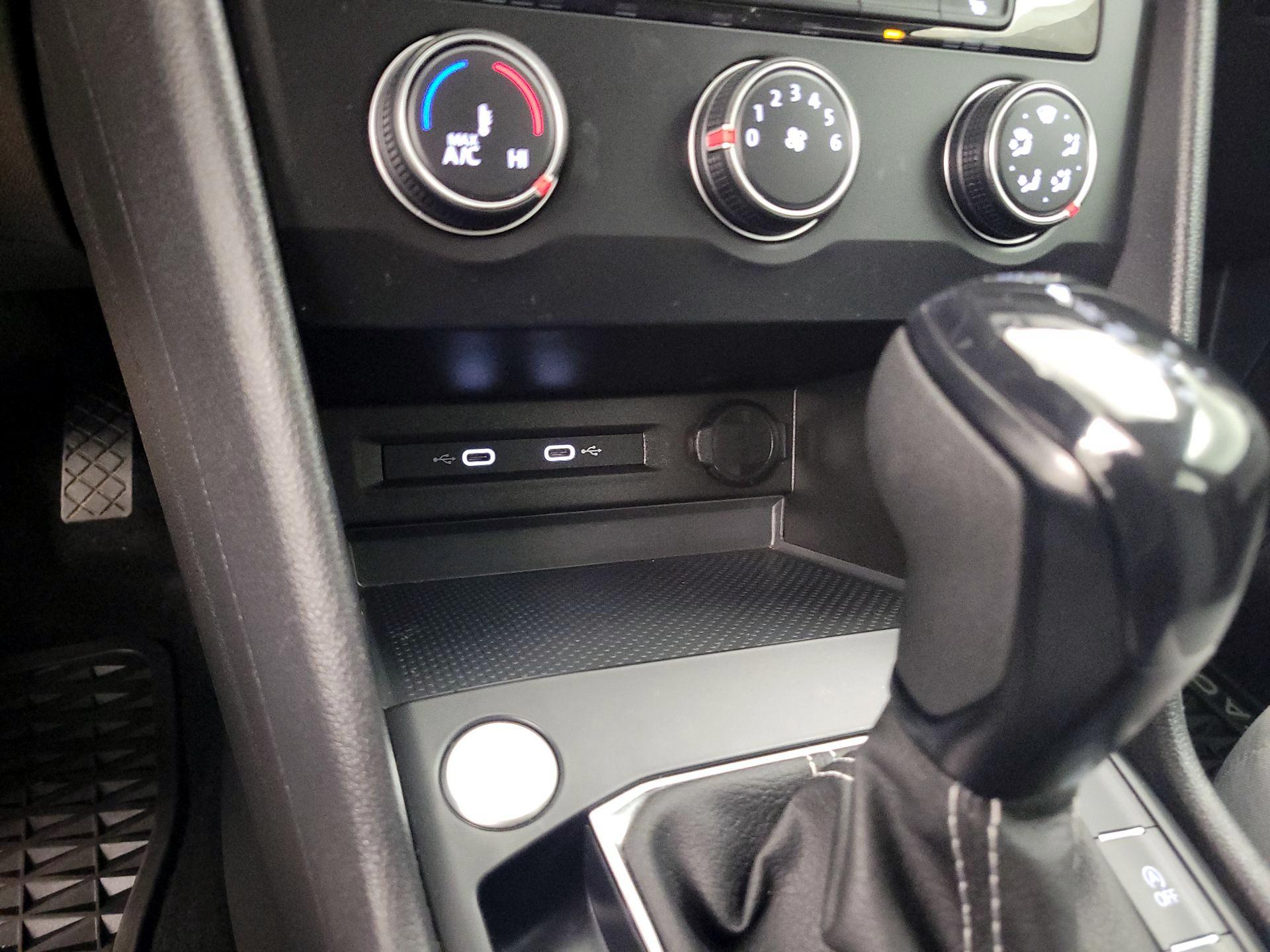 Thumbnail: 2022 Volkswagen Taos - 18