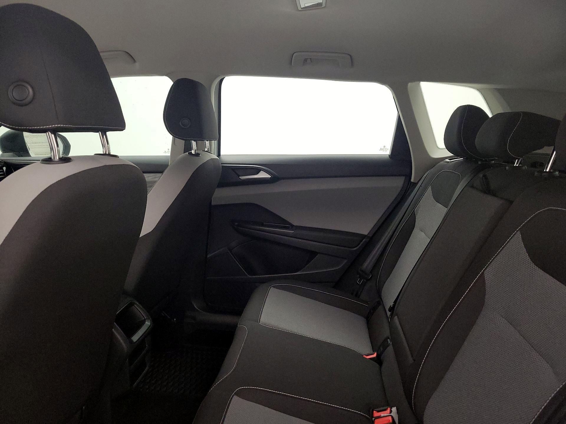 Thumbnail: 2022 Volkswagen Taos - 19