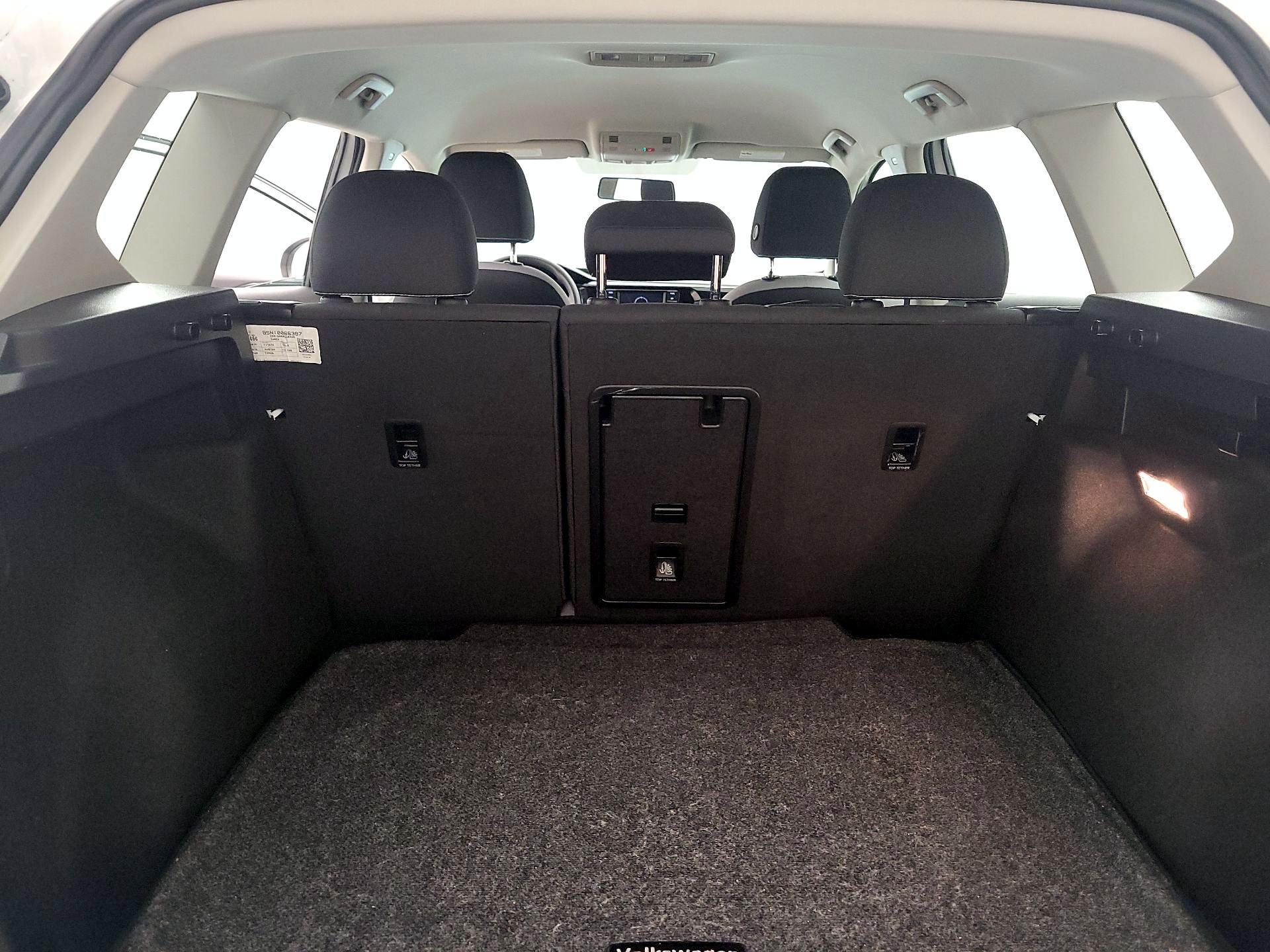 Thumbnail: 2022 Volkswagen Taos - 20