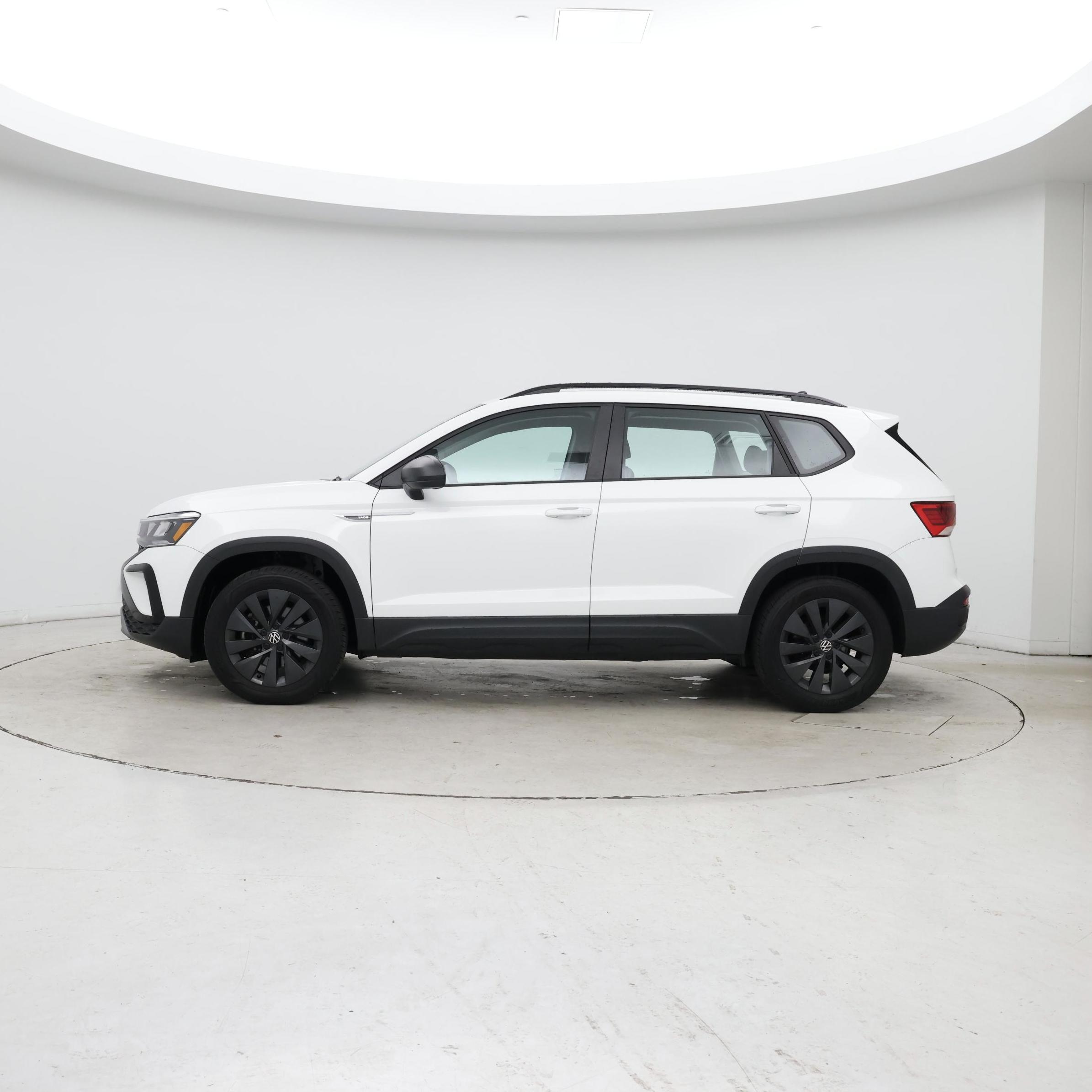 Thumbnail: 2022 Volkswagen Taos - 3