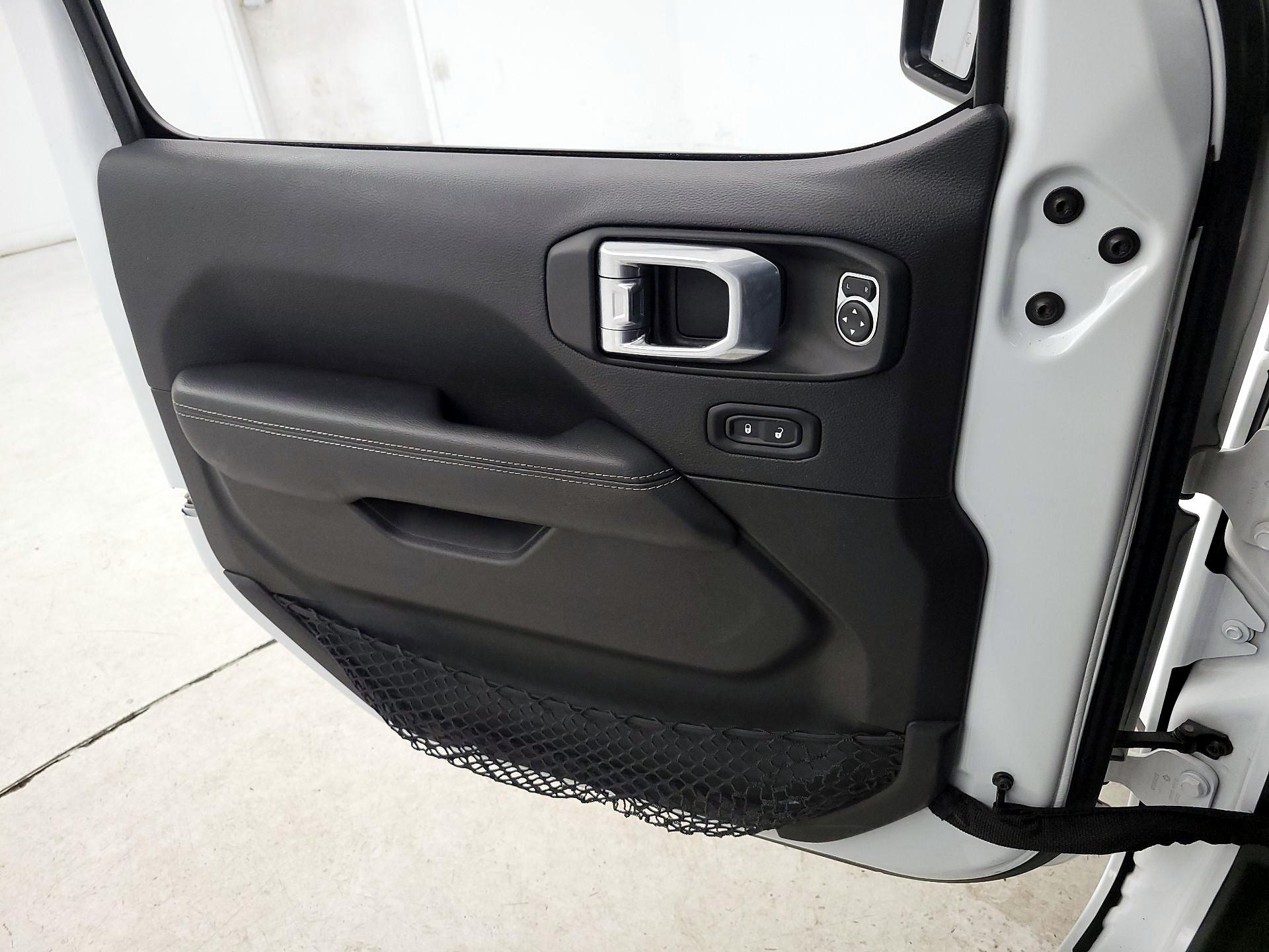 Thumbnail: 2022 Jeep Wrangler - 12