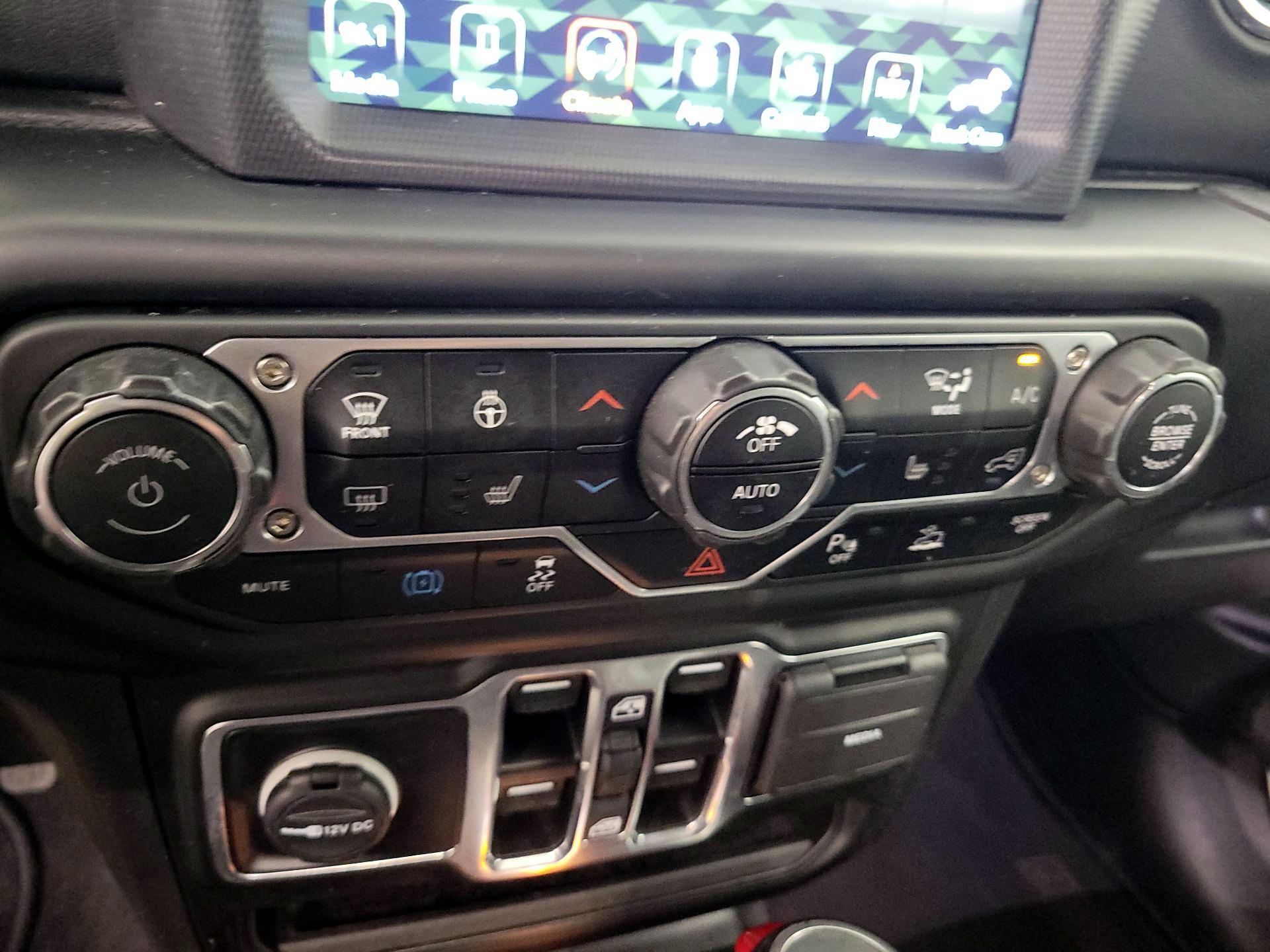 Thumbnail: 2022 Jeep Wrangler - 16