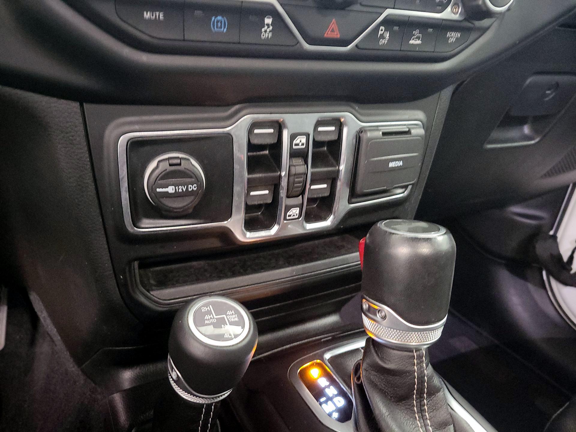 Thumbnail: 2022 Jeep Wrangler - 18