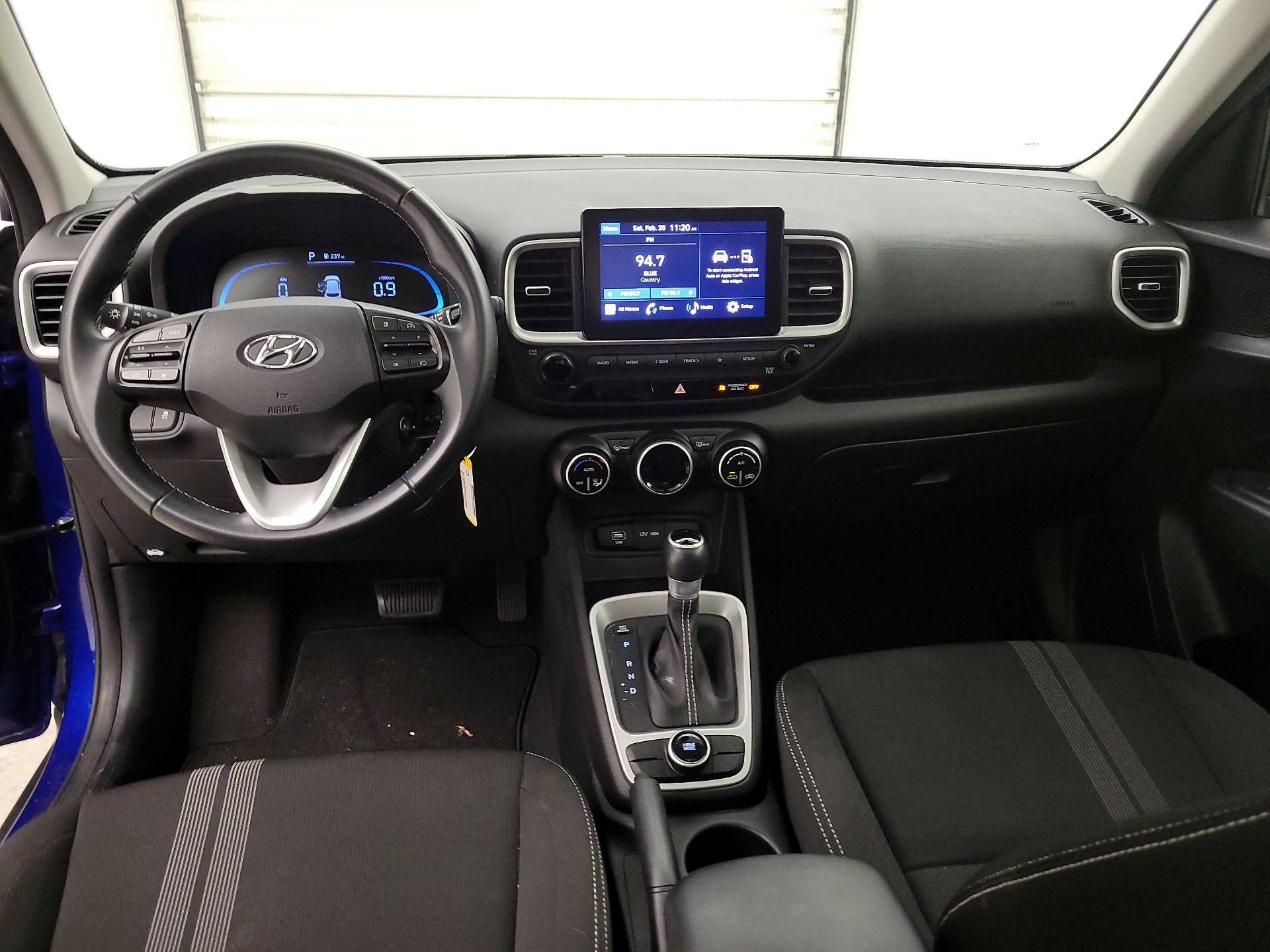 Thumbnail: 2023 Hyundai Venue - 9