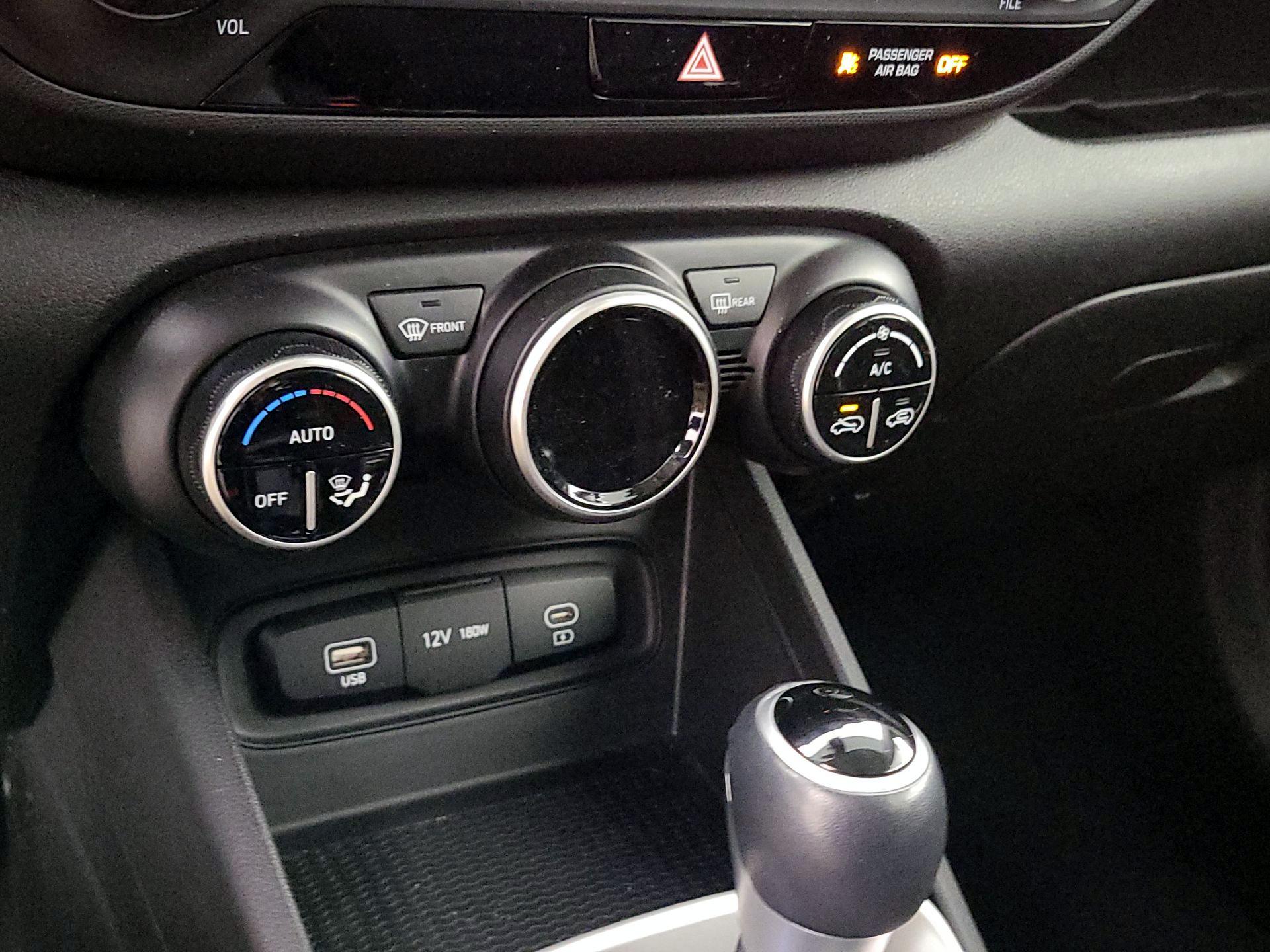 Thumbnail: 2023 Hyundai Venue - 16