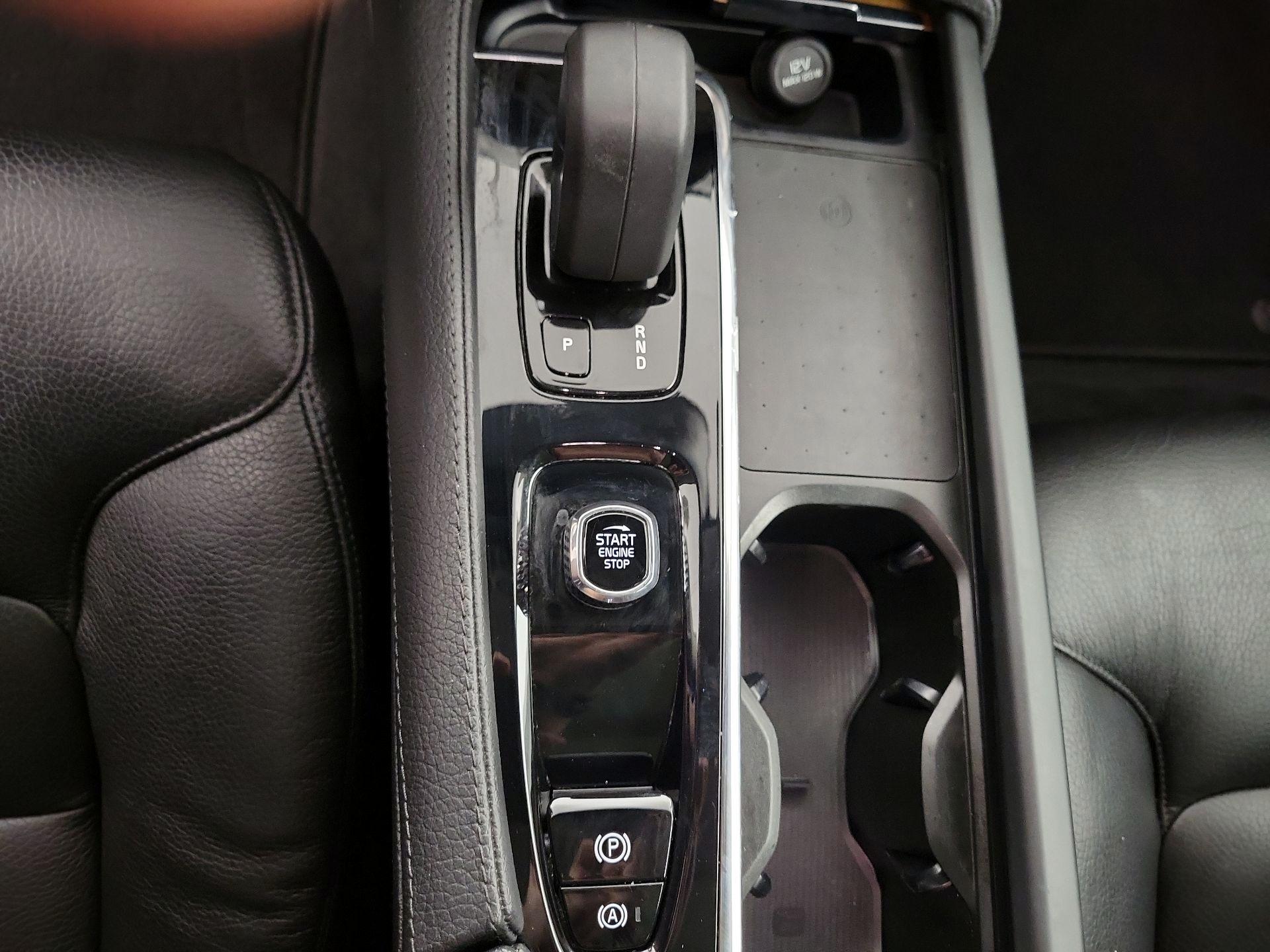 Thumbnail: 2022 Volvo XC90 - 16