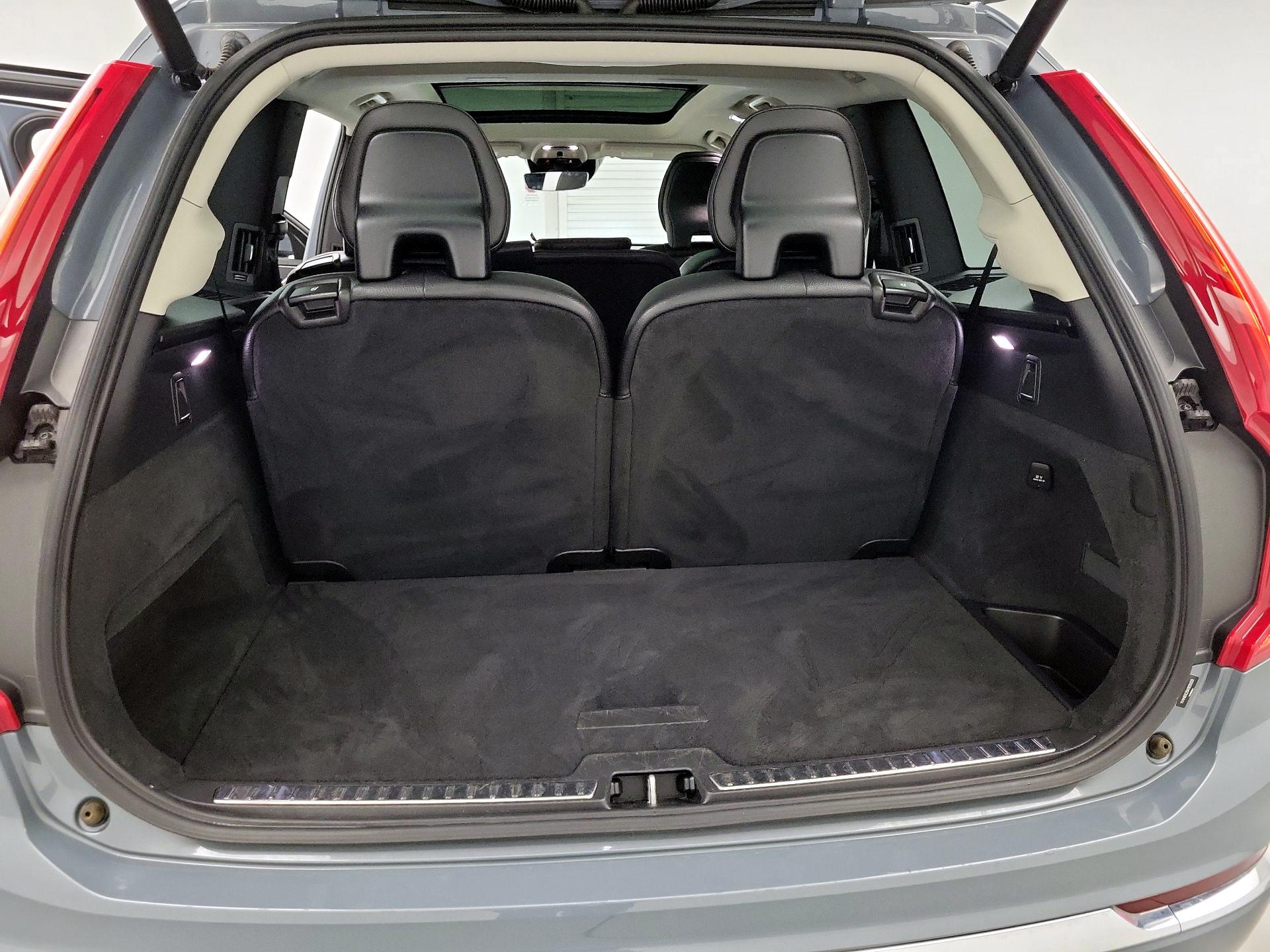 Thumbnail: 2022 Volvo XC90 - 20