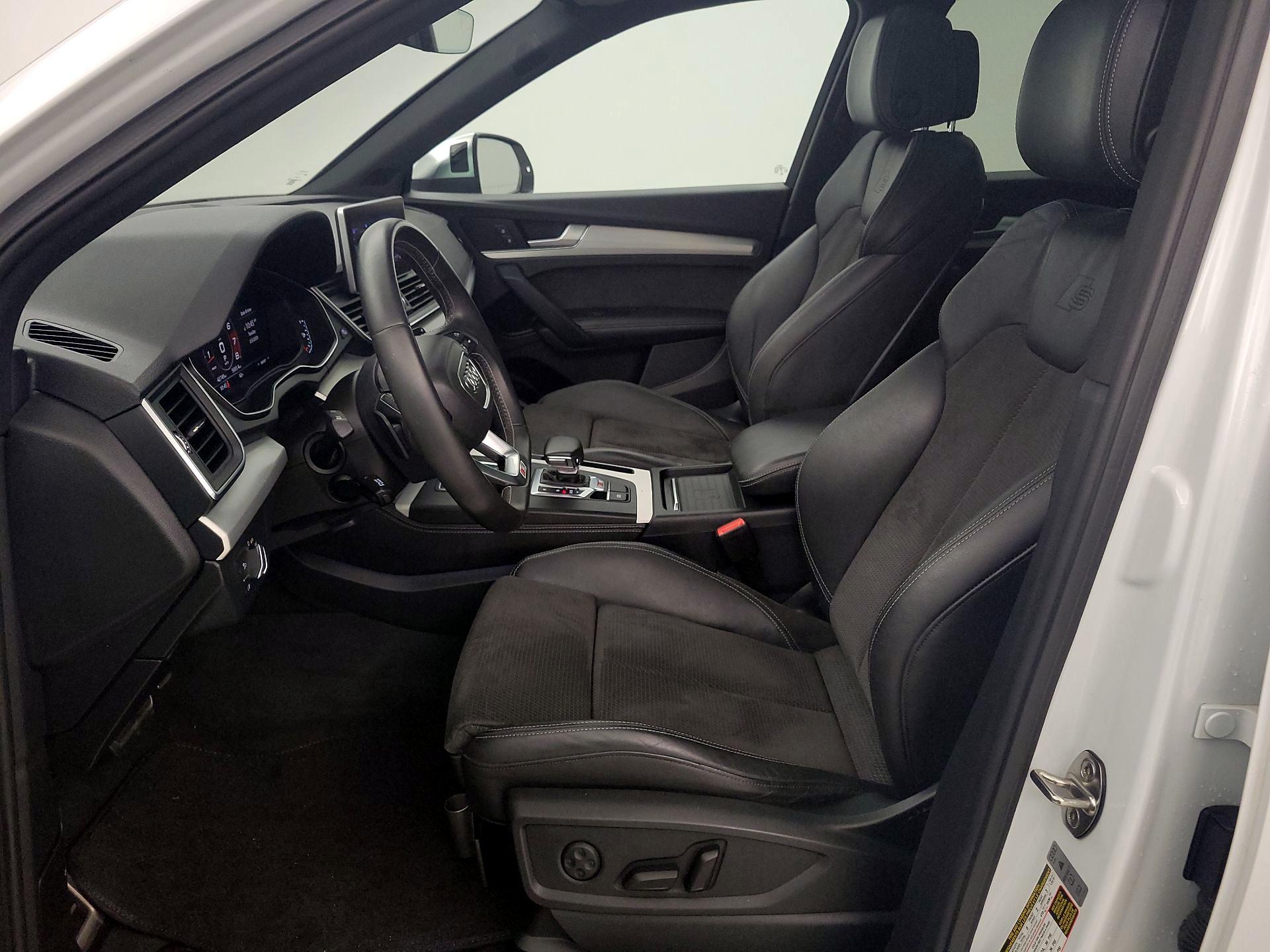 Thumbnail: 2020 Audi SQ5 - 11