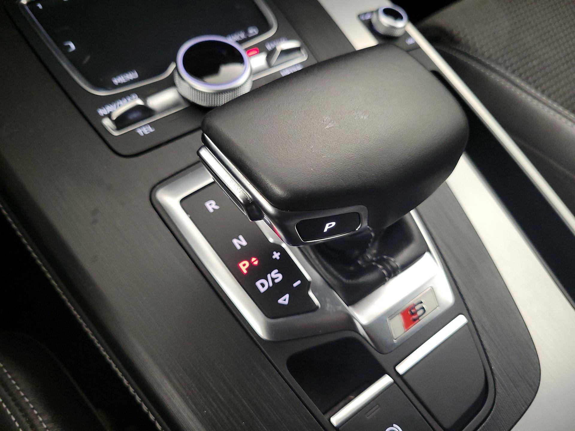 Thumbnail: 2020 Audi SQ5 - 18