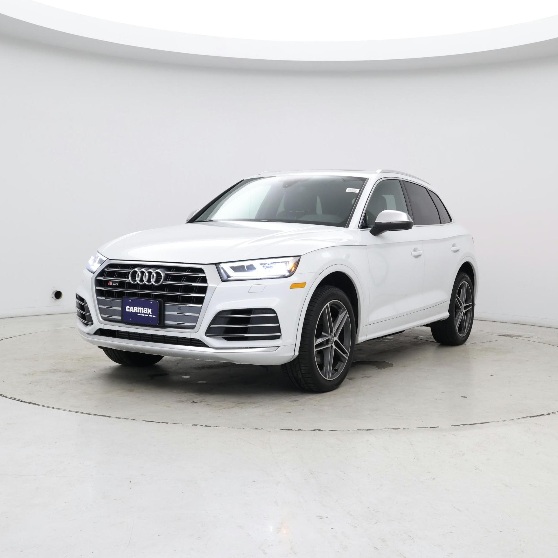 Thumbnail: 2020 Audi SQ5 - 4