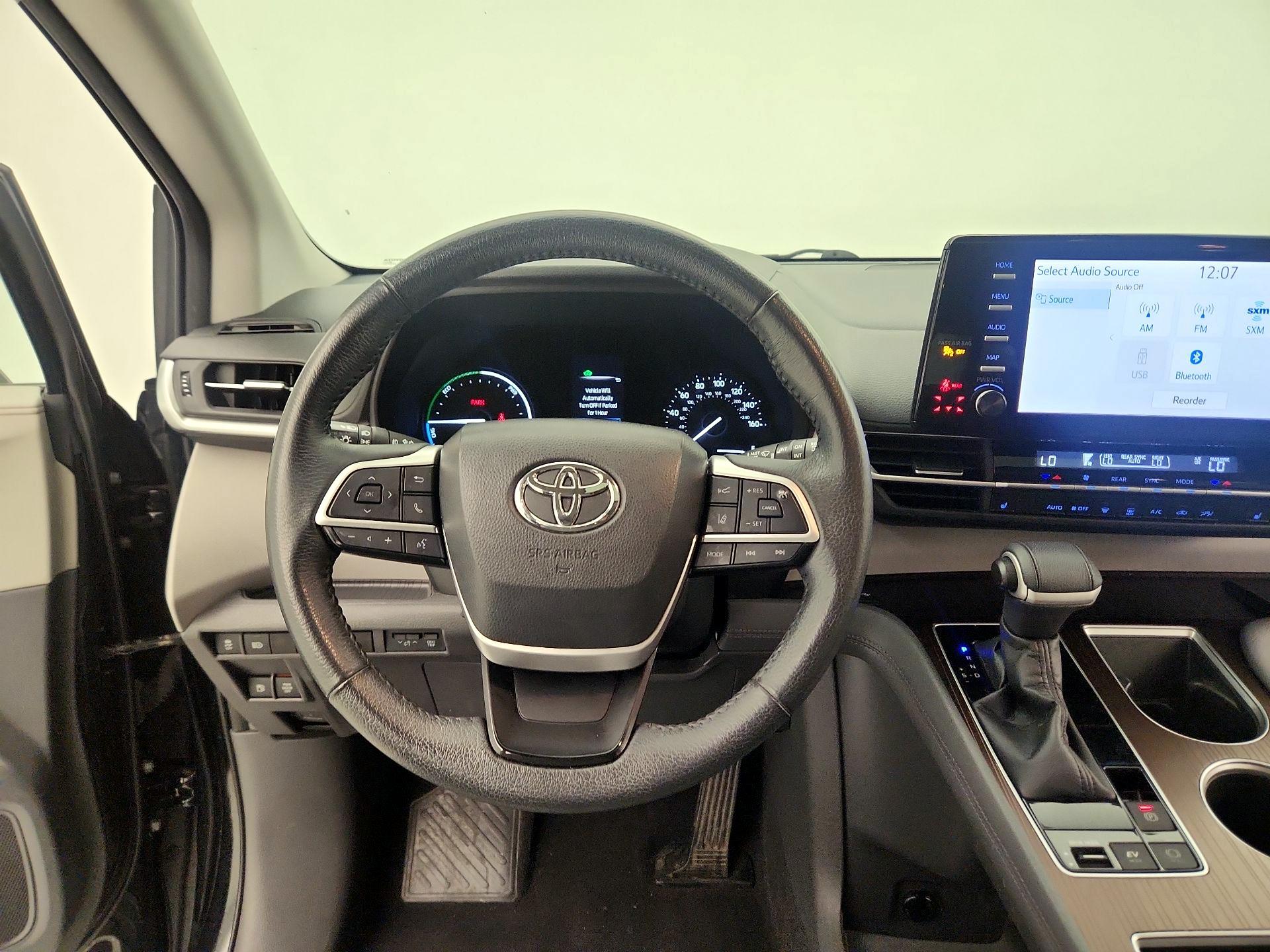 Thumbnail: 2022 Toyota Sienna - 10