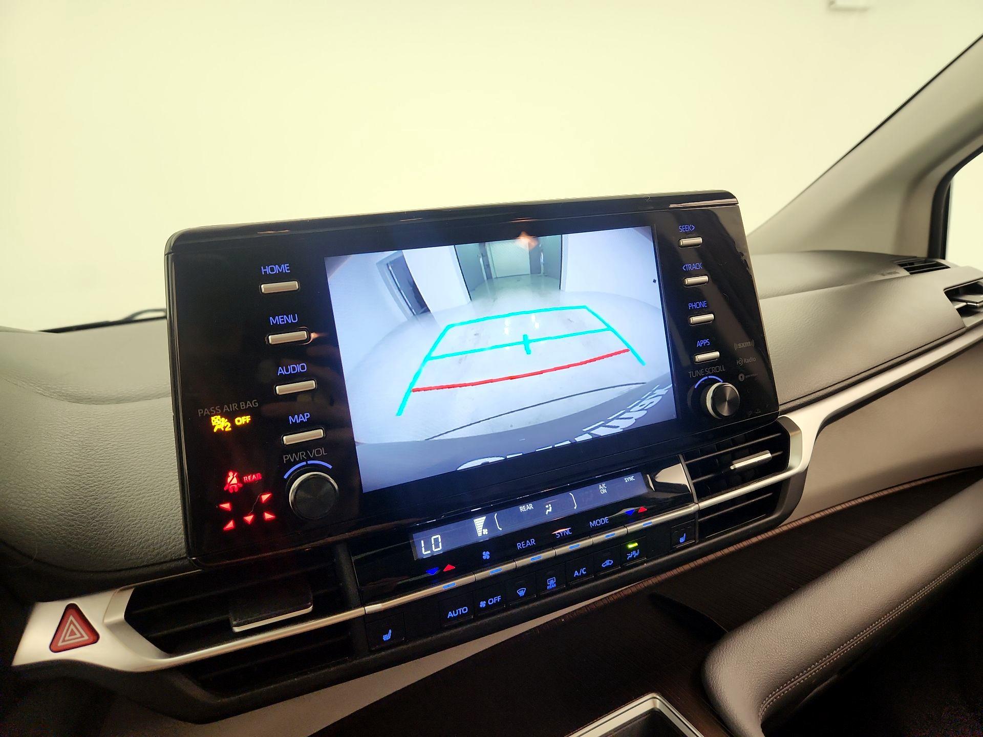 Thumbnail: 2022 Toyota Sienna - 14