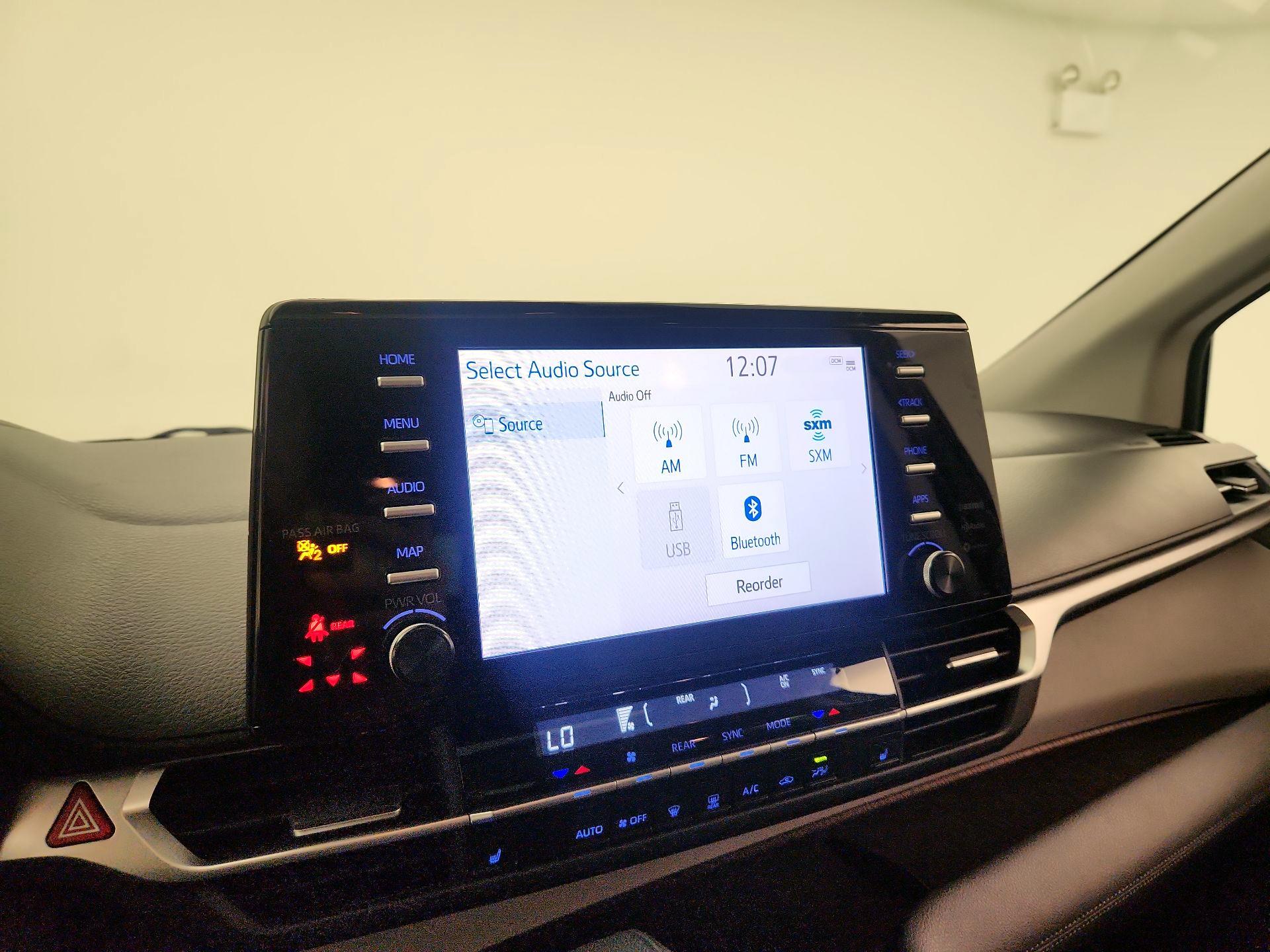 Thumbnail: 2022 Toyota Sienna - 15