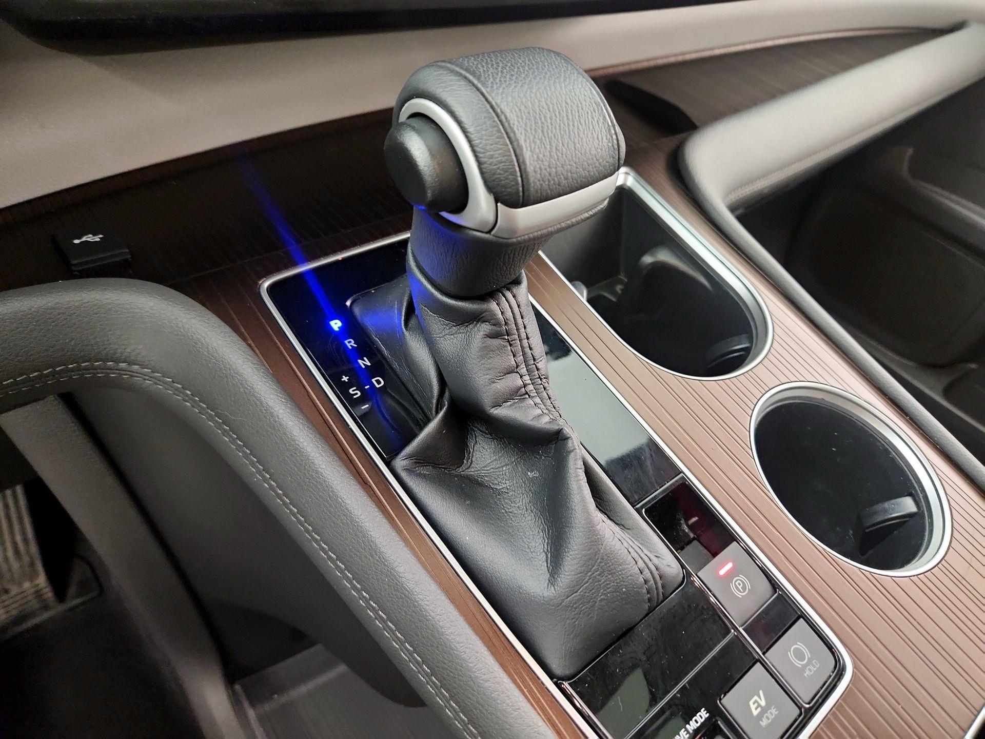 Thumbnail: 2022 Toyota Sienna - 17