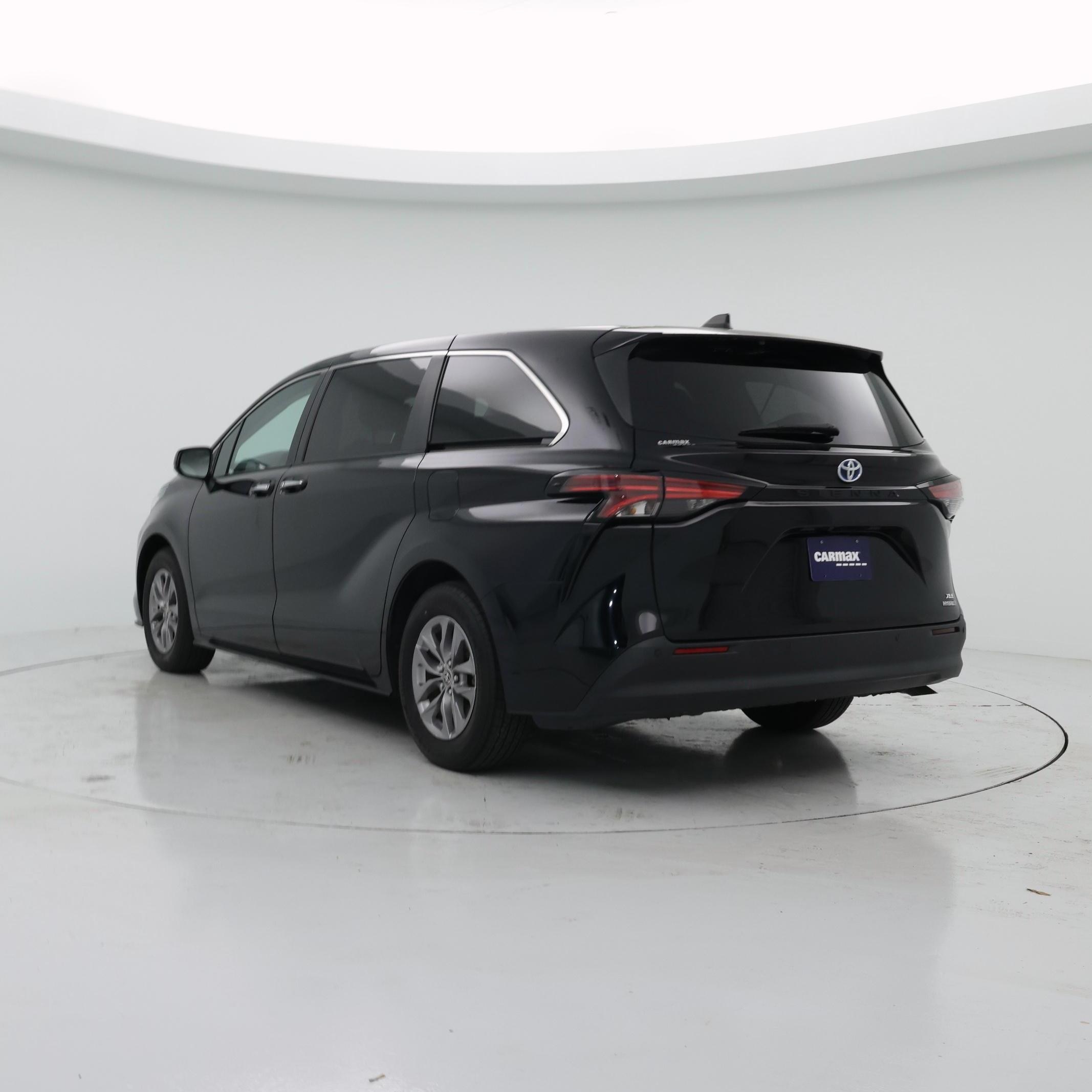 Thumbnail: 2022 Toyota Sienna - 2