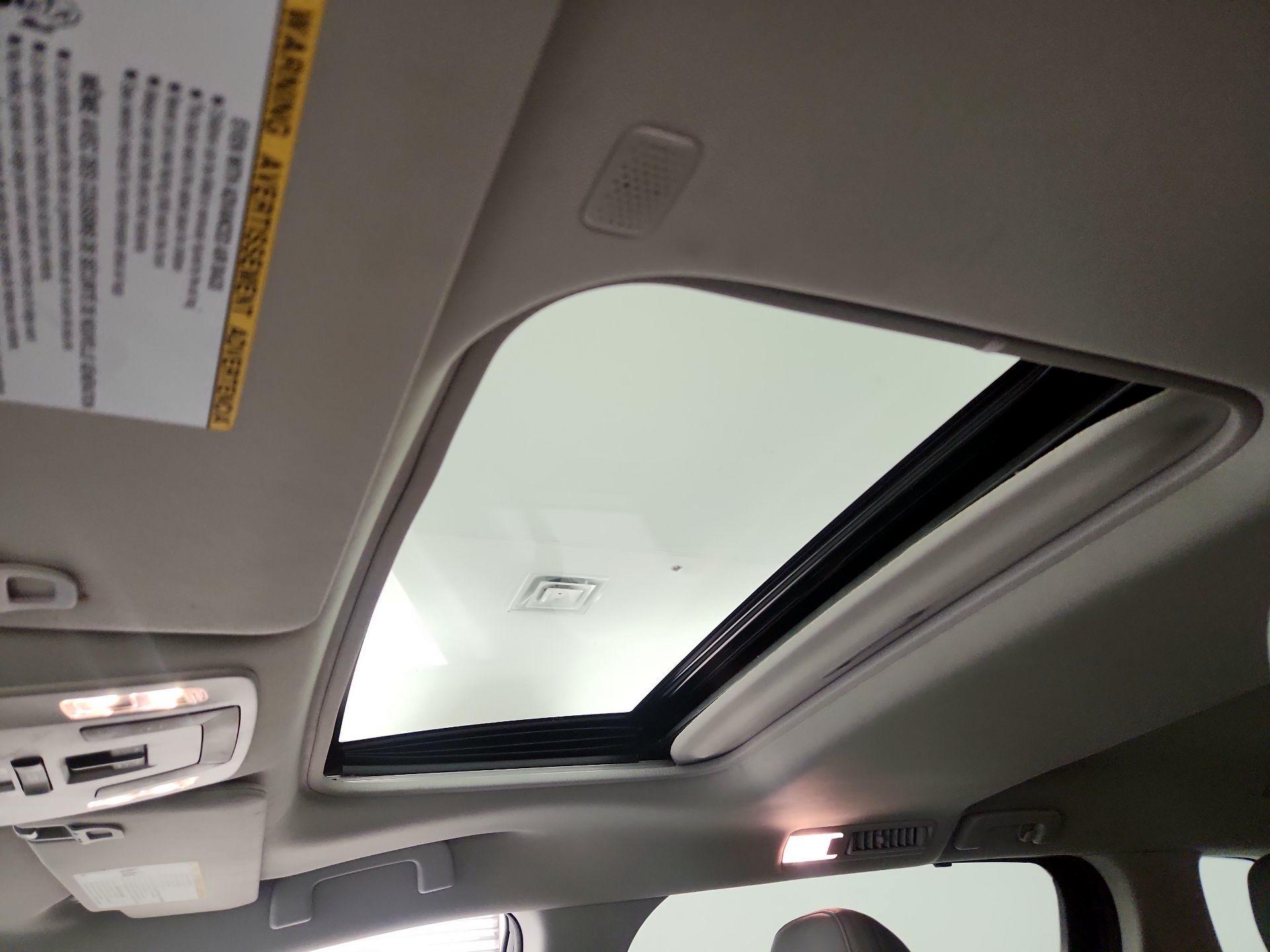 Thumbnail: 2022 Toyota Sienna - 19