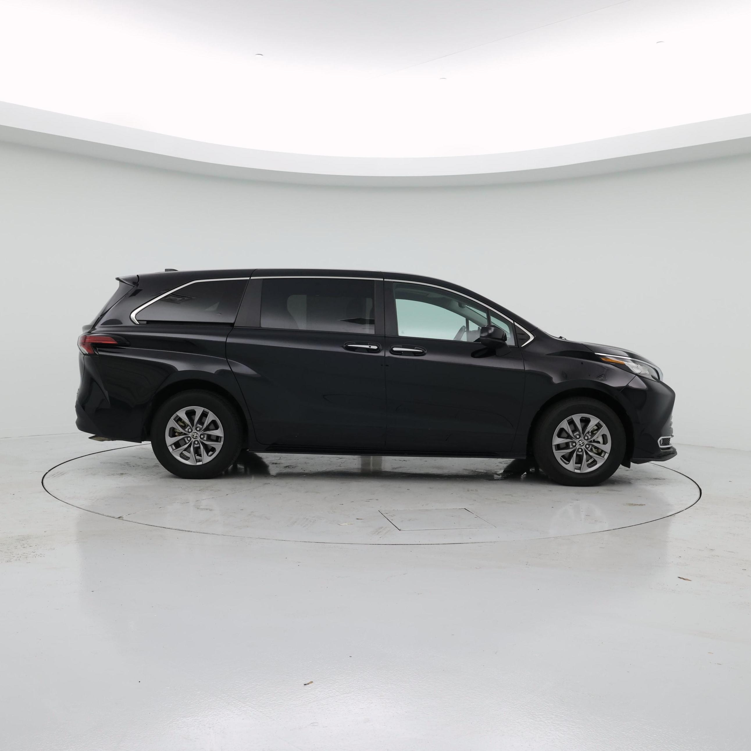 Thumbnail: 2022 Toyota Sienna - 7