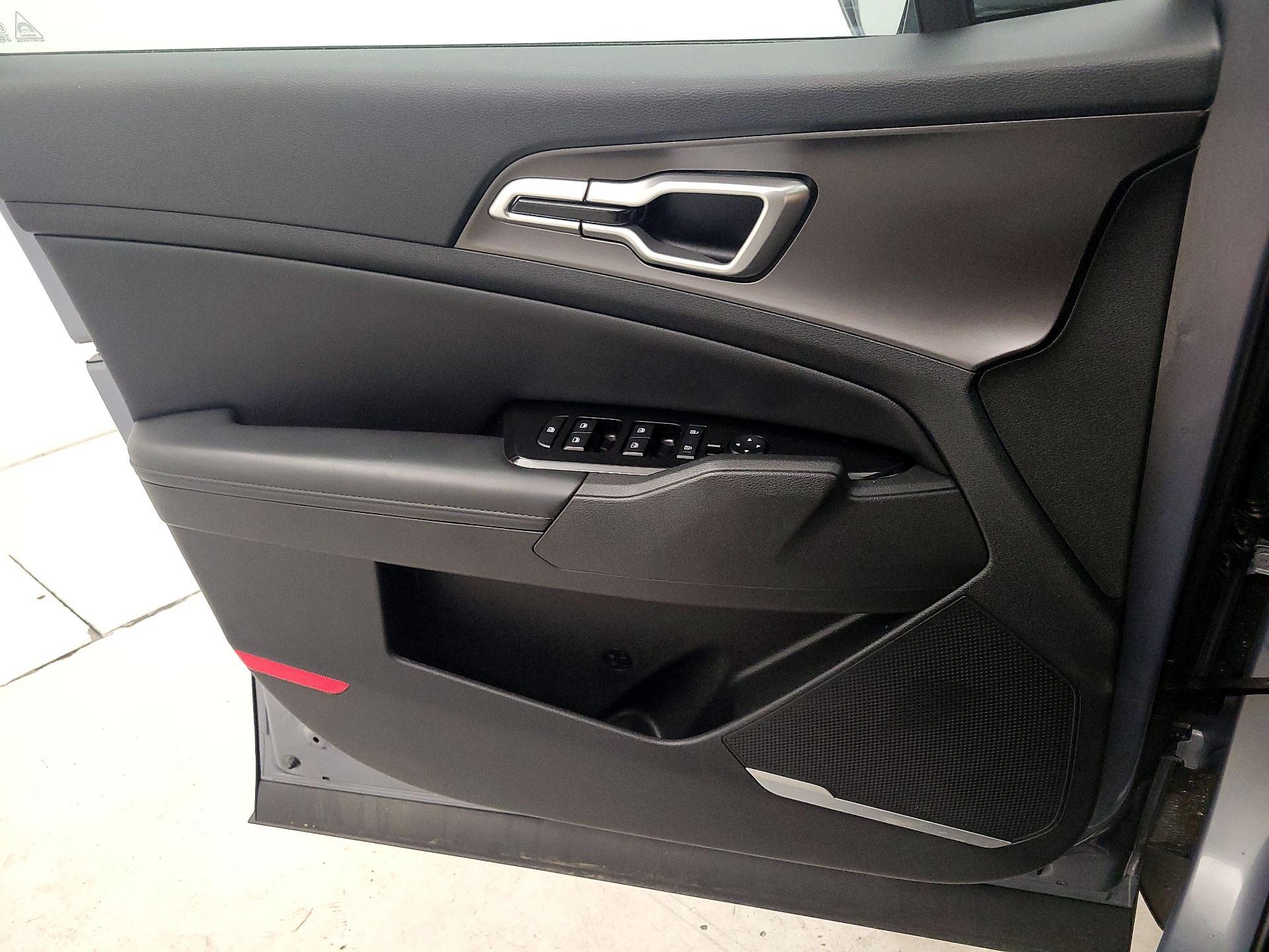 Thumbnail: 2023 Kia Sportage - 12