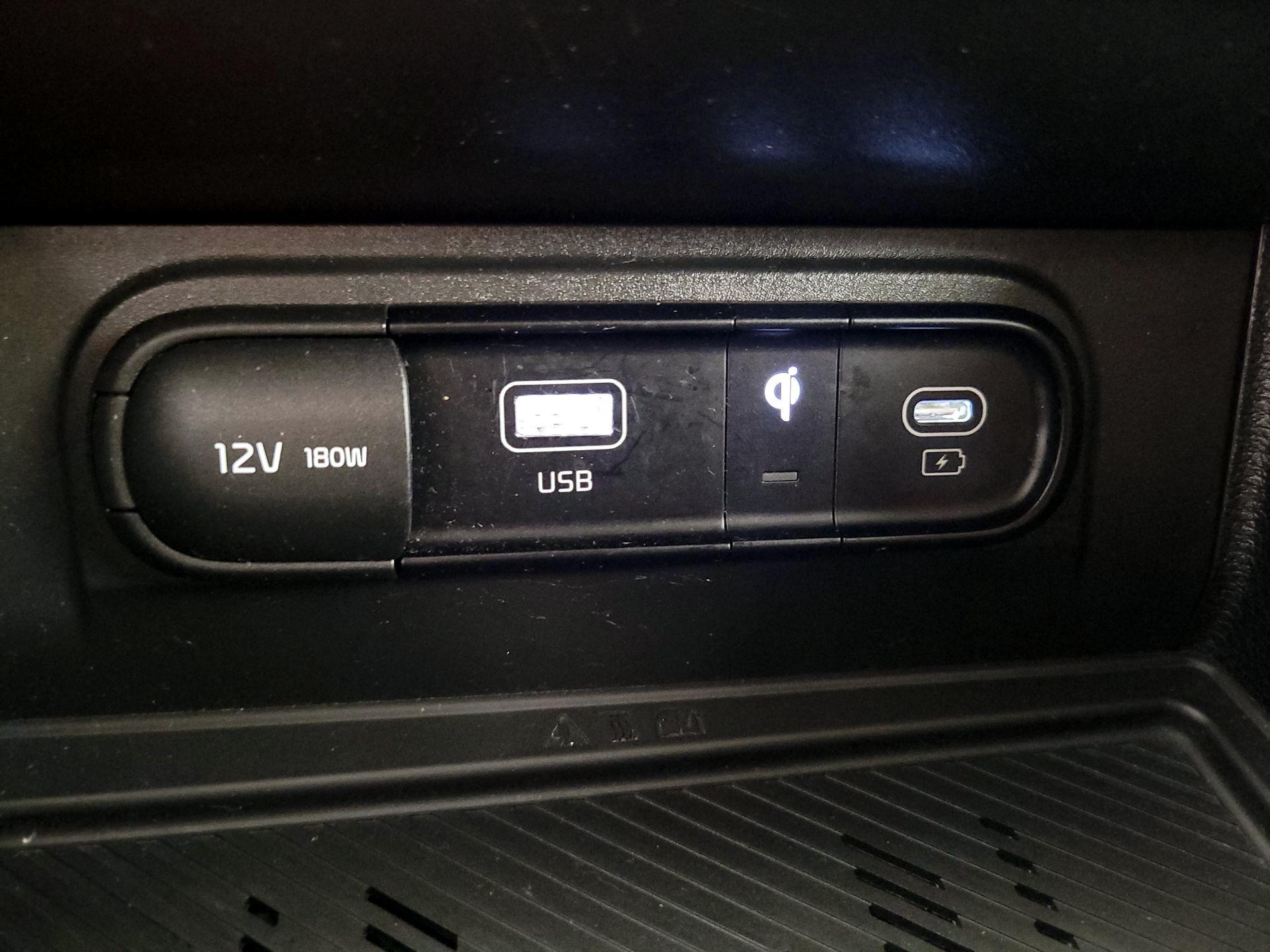 Thumbnail: 2023 Kia Sportage - 18