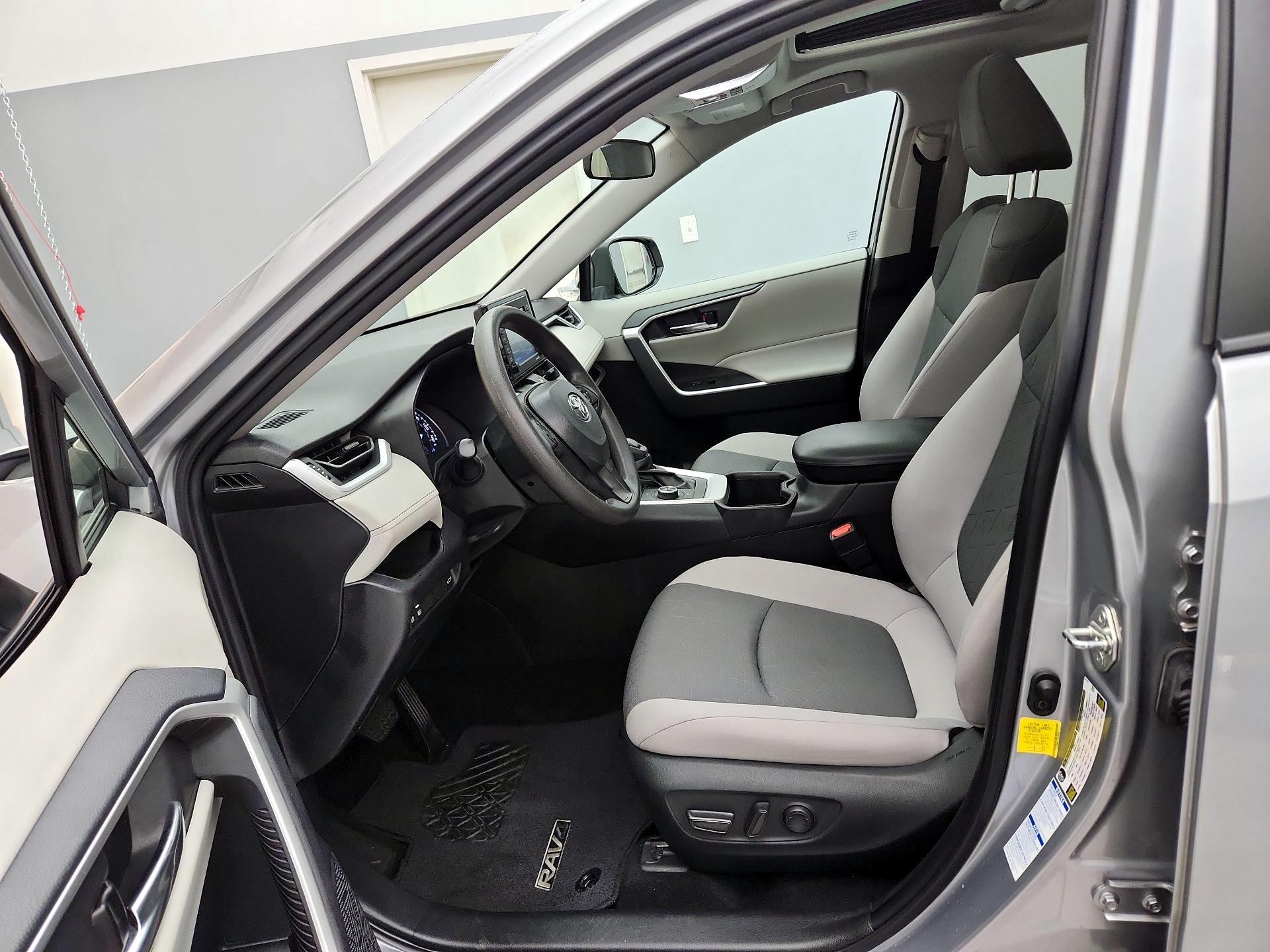 Thumbnail: 2022 Toyota RAV4 - 11