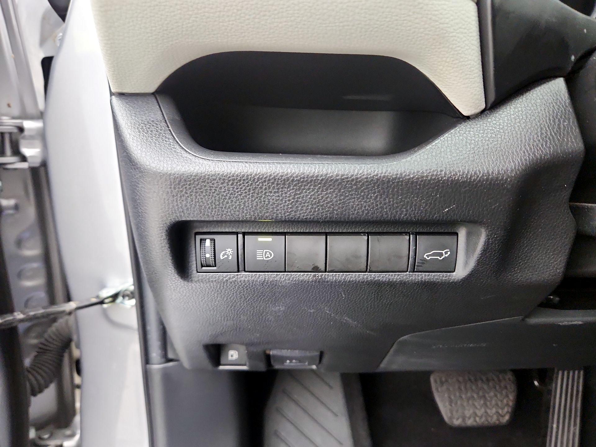 Thumbnail: 2022 Toyota RAV4 - 13