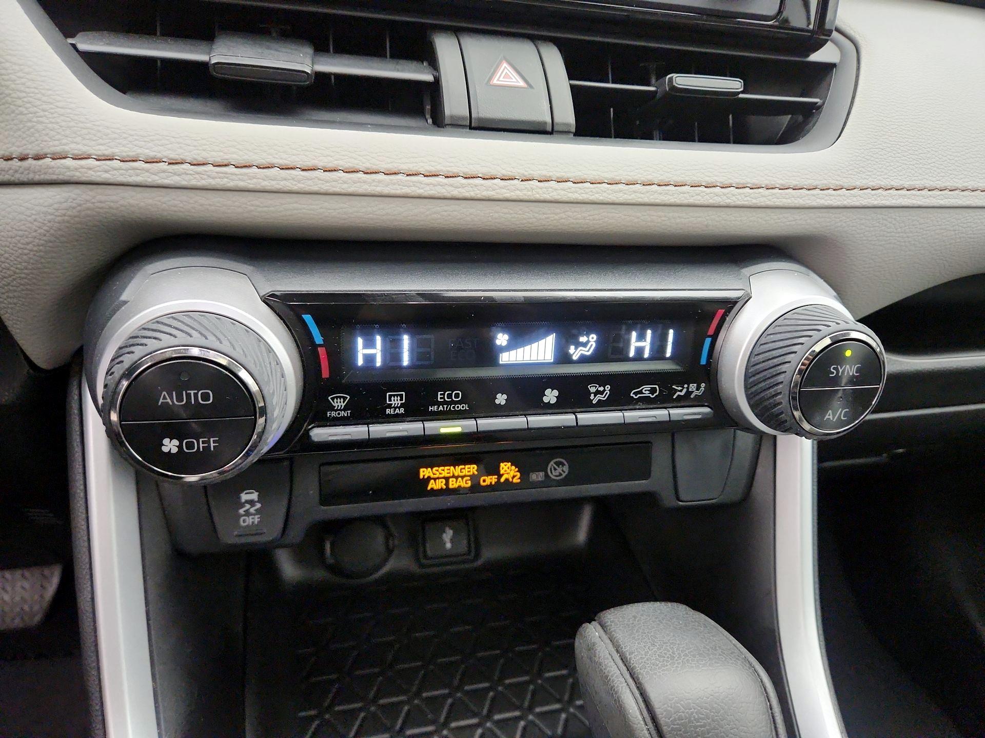 Thumbnail: 2022 Toyota RAV4 - 16