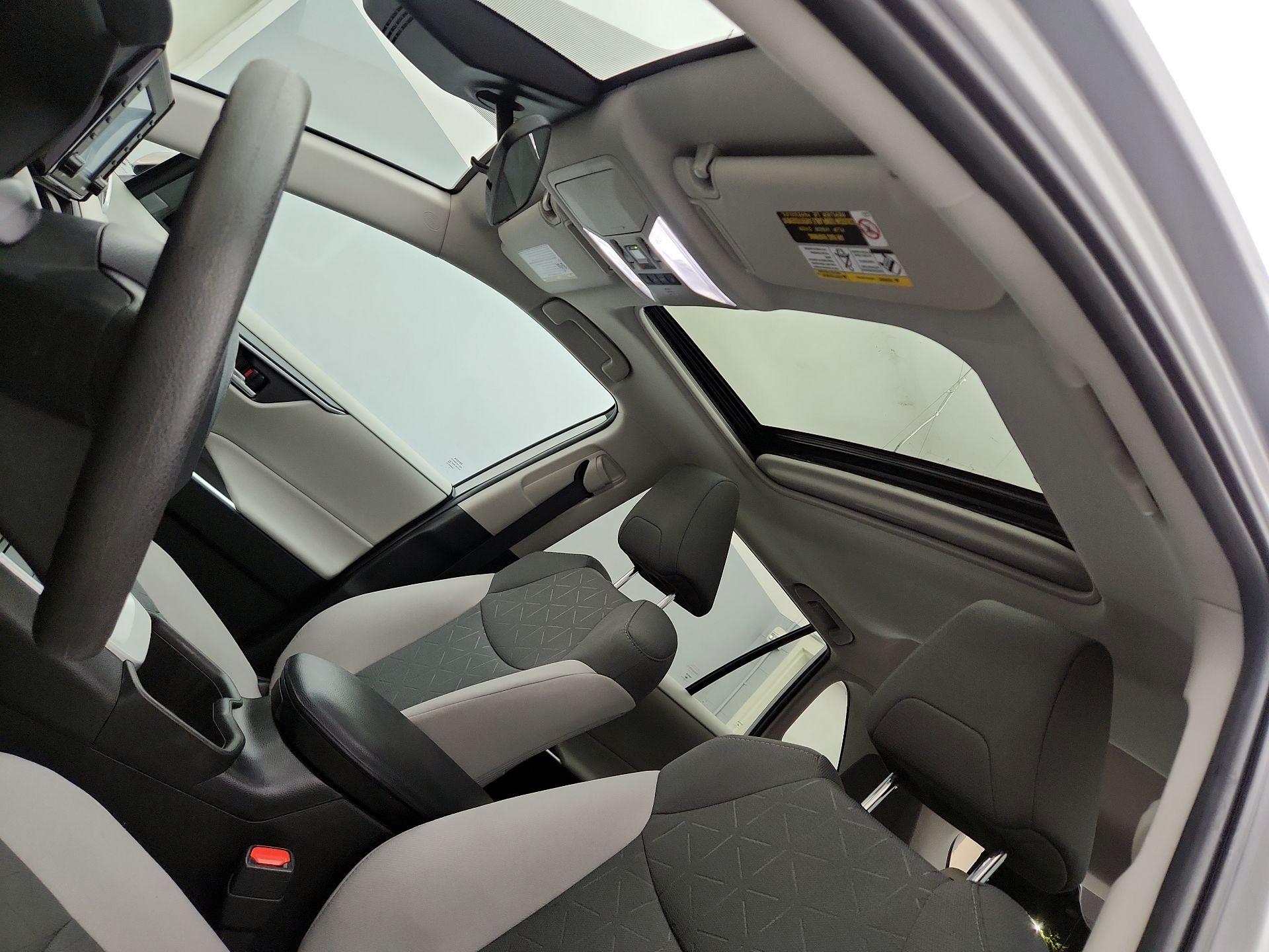 Thumbnail: 2022 Toyota RAV4 - 19