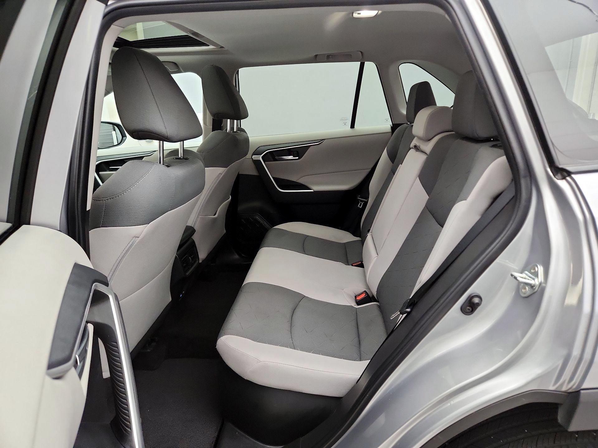 Thumbnail: 2022 Toyota RAV4 - 20