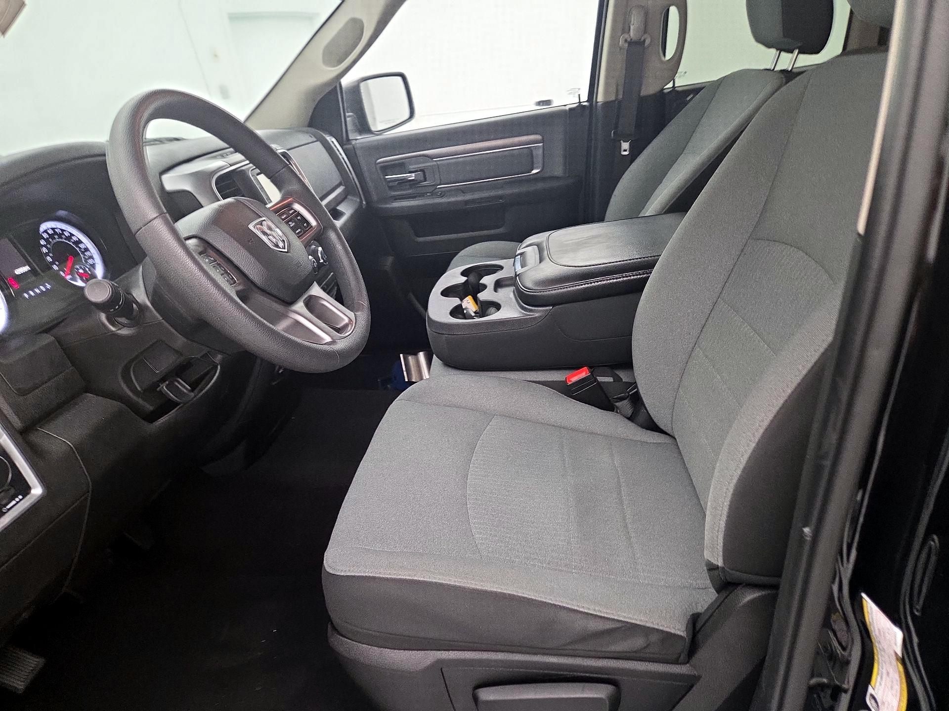 Thumbnail: 2024 RAM 1500 Classic - 11