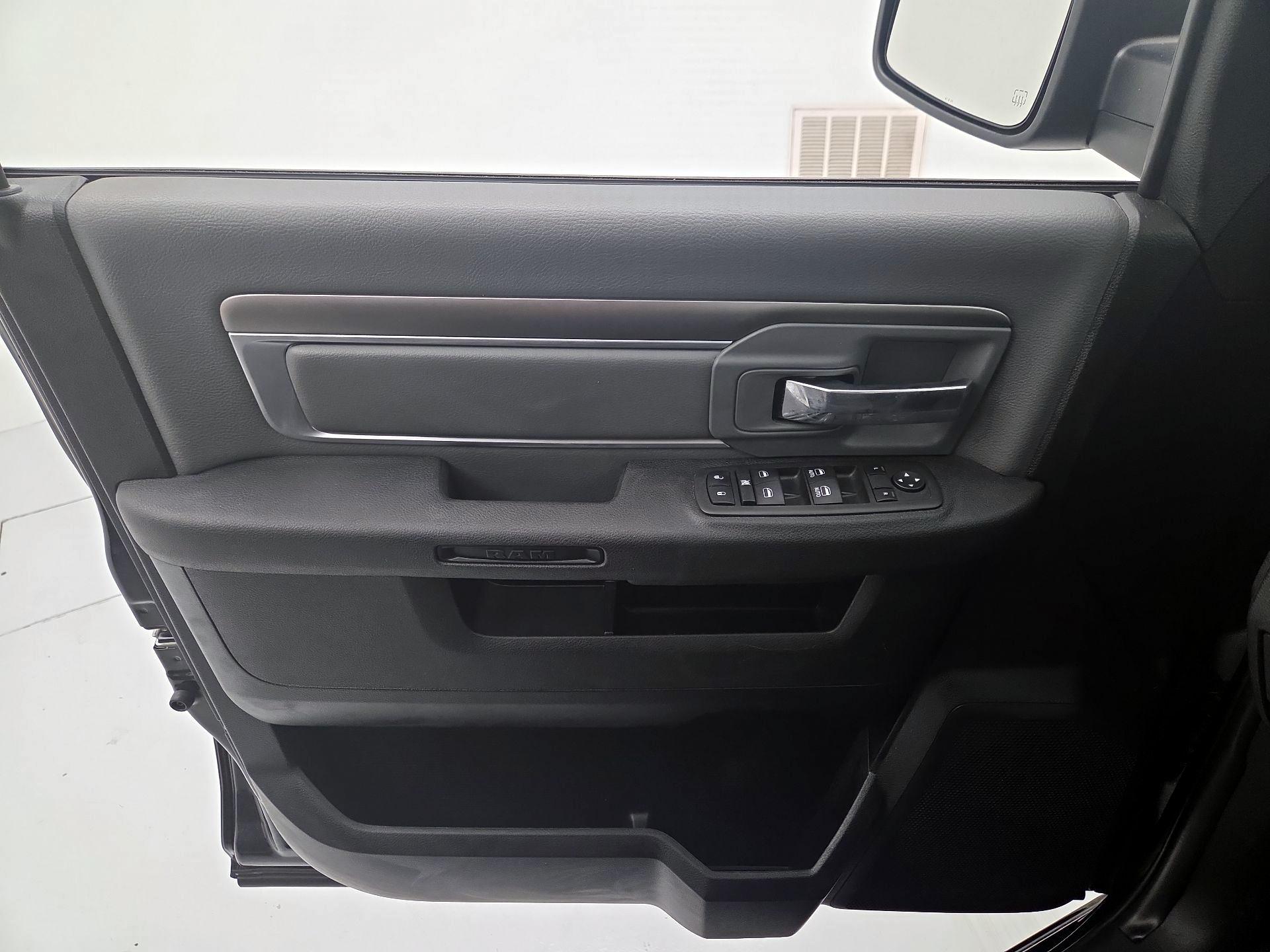 Thumbnail: 2024 RAM 1500 Classic - 12