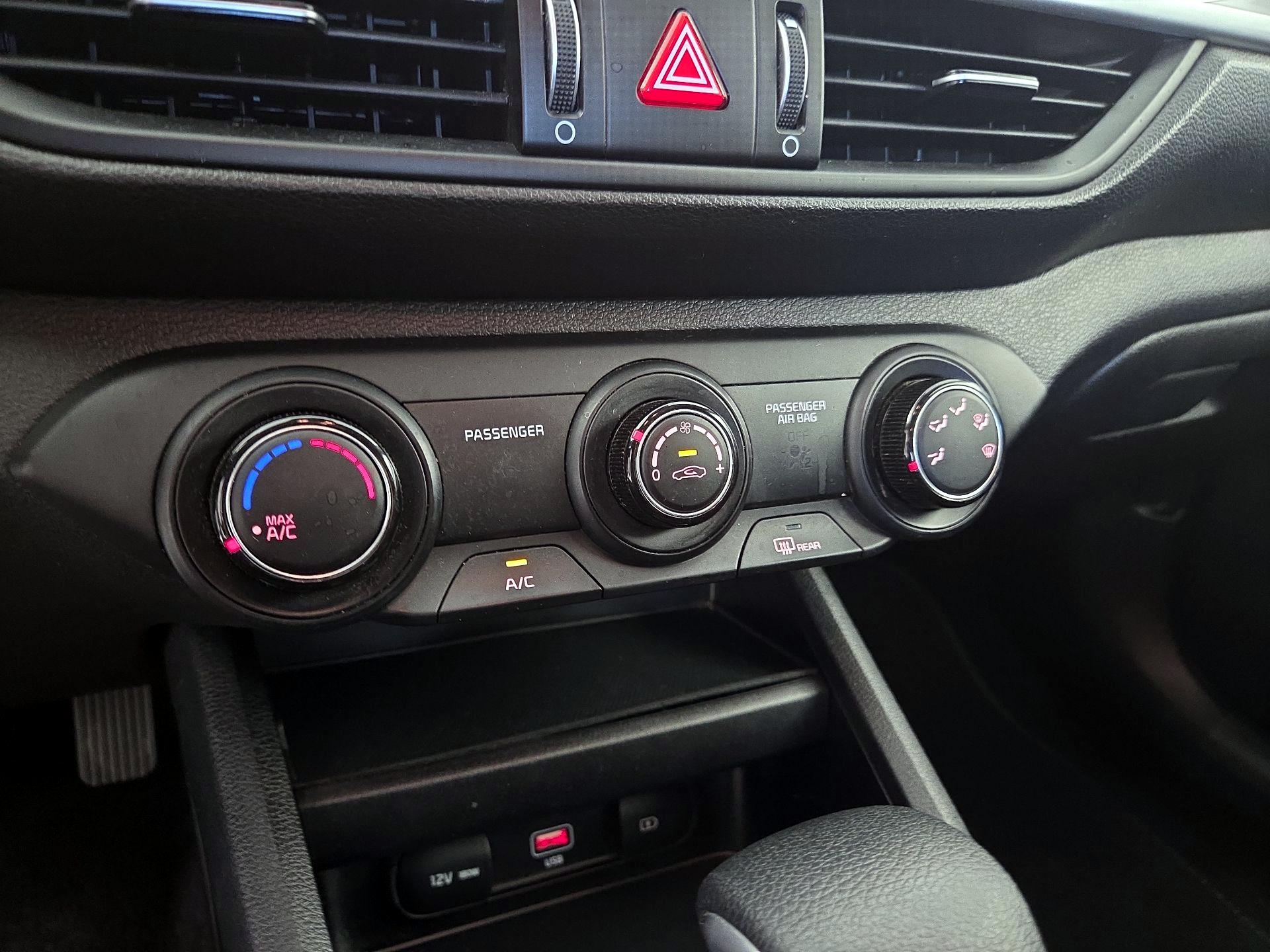 Thumbnail: 2024 Kia Forte - 16