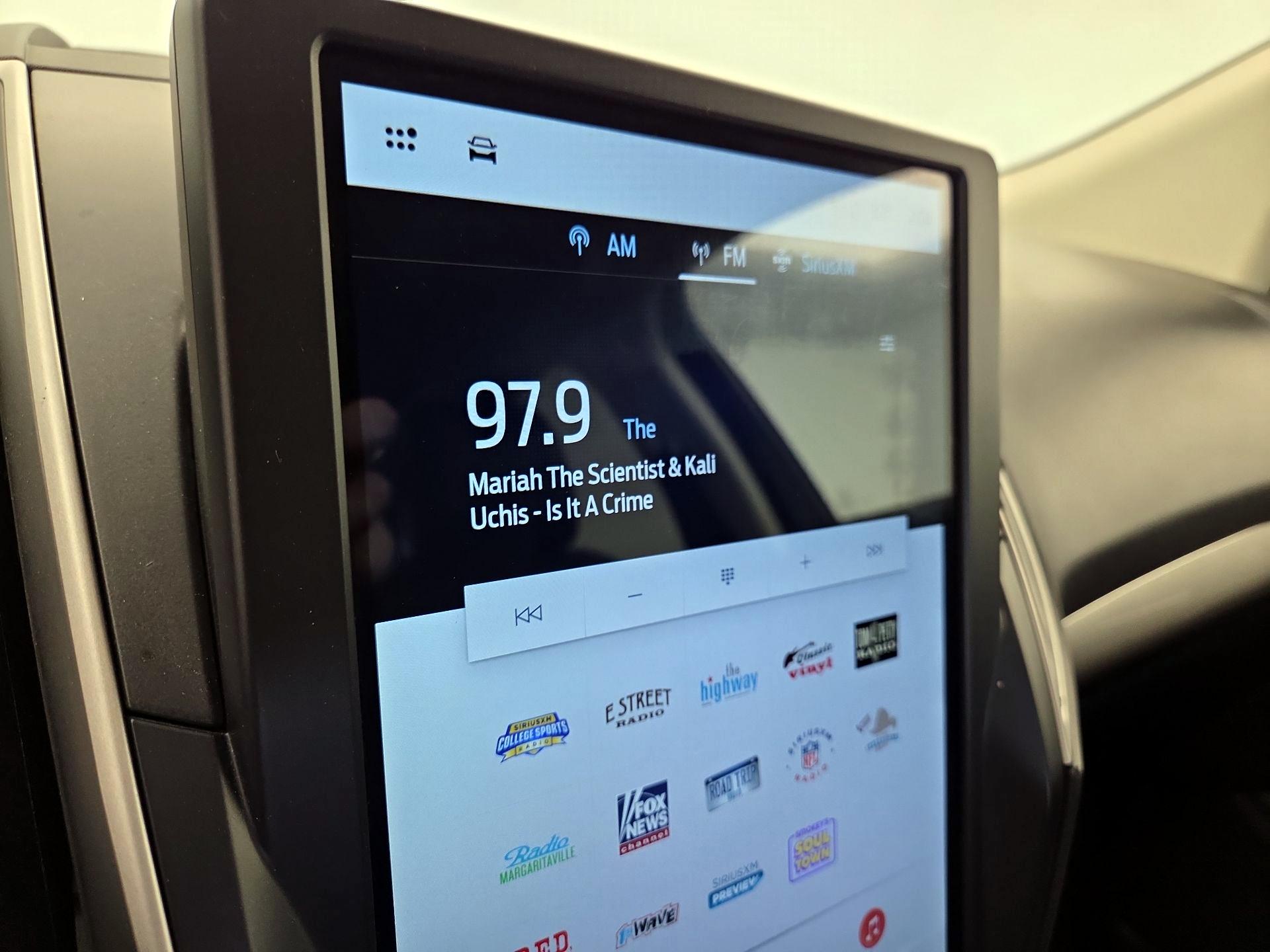 Thumbnail: 2024 Ford Edge - 15