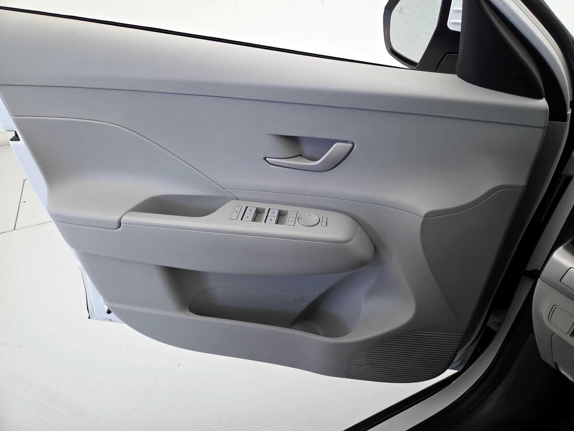 Thumbnail: 2025 Hyundai Kona - 12